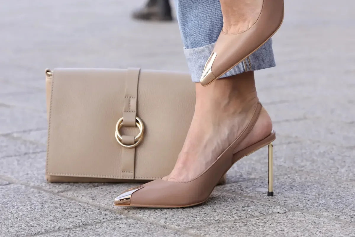 Moć Koraka: Kako Obuća Izražava Naš Identitet i Samopouzdanje - Obuća Monah