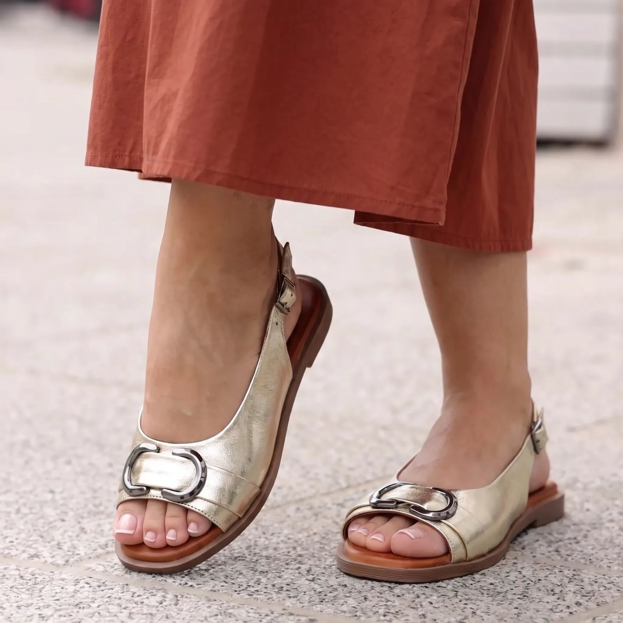 Ballerins 521376 zlatna on foot 01