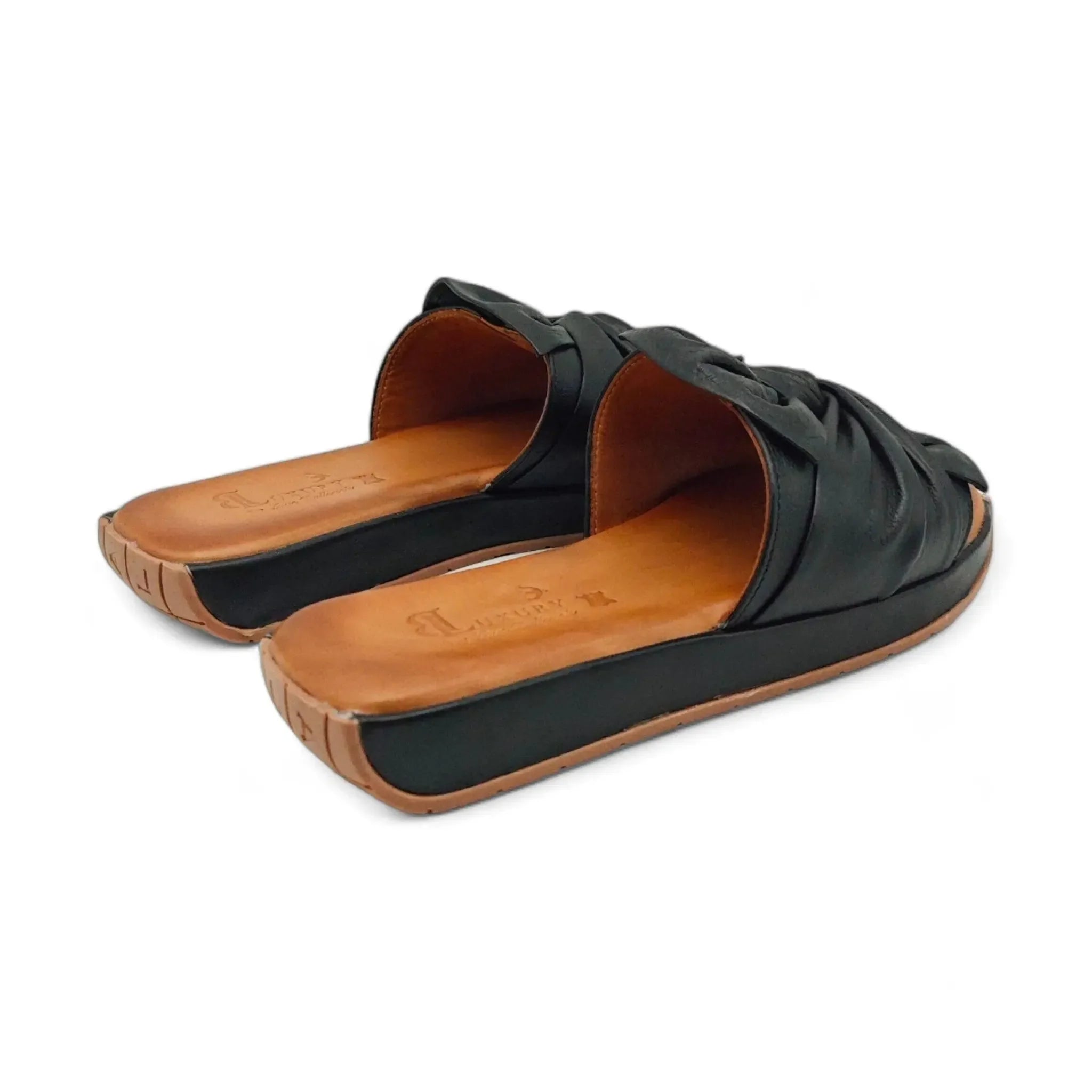 Ballerins 102 crna pogled straga