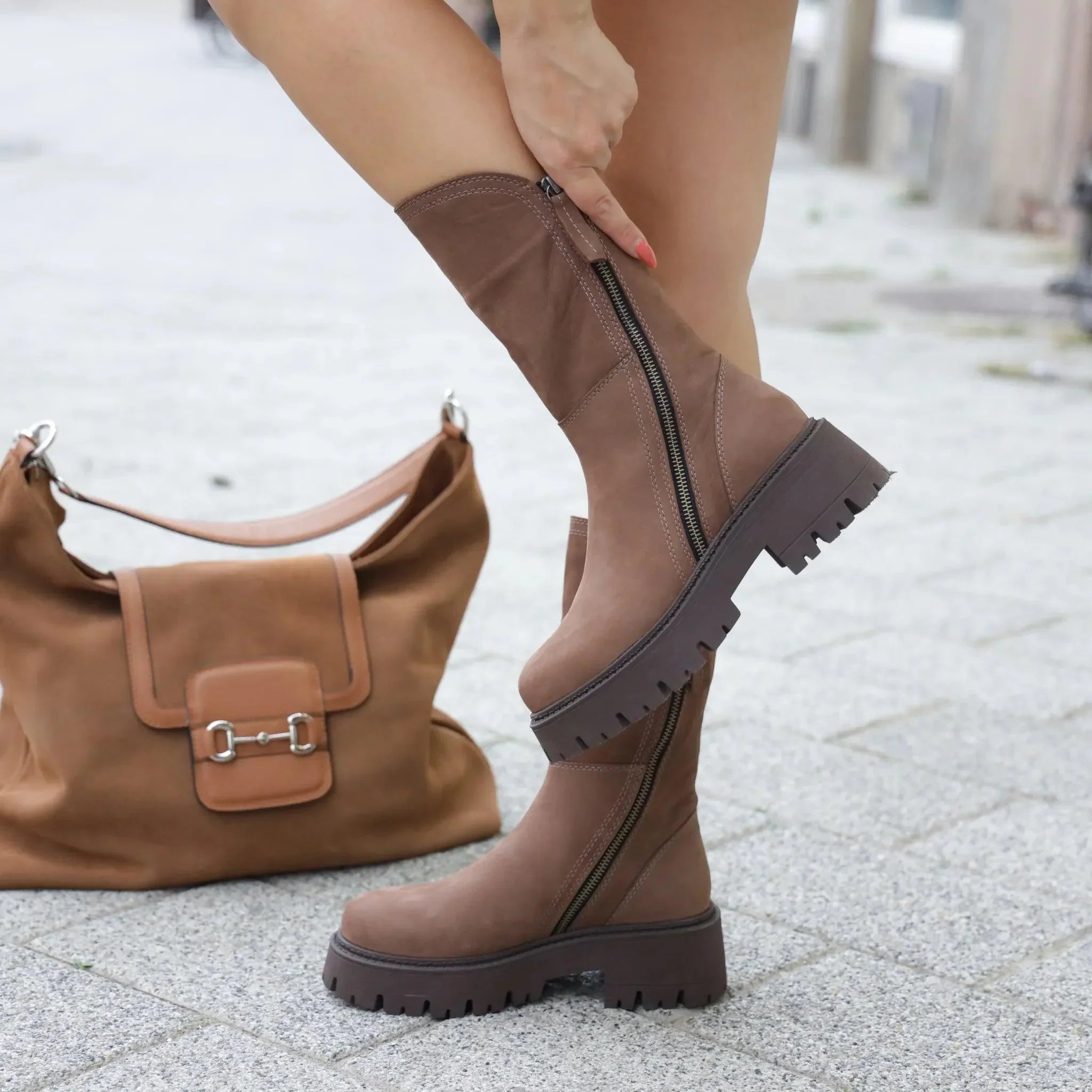 Bueno 3105 smeđa on foot