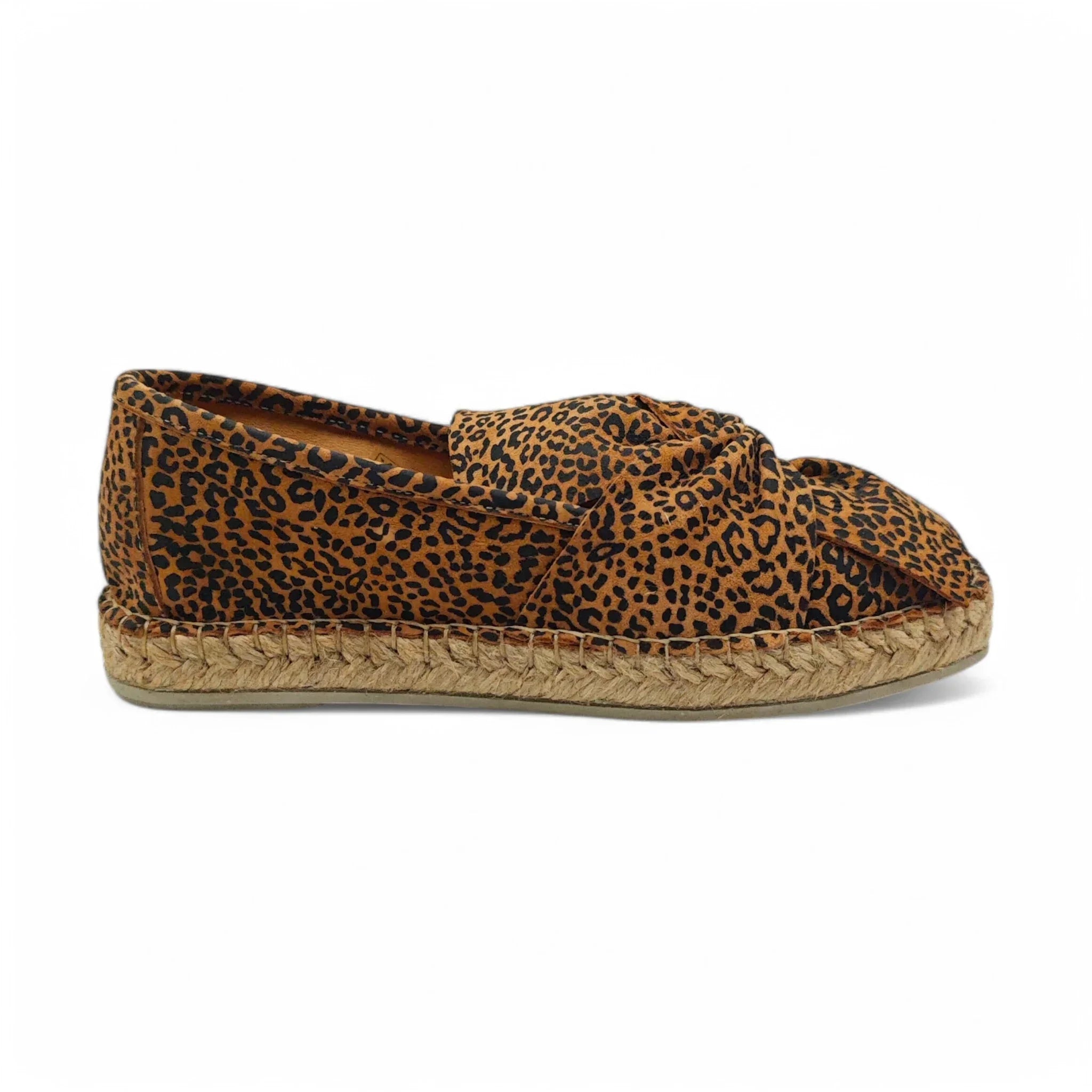 Bueno 5200 leopard pogled desno