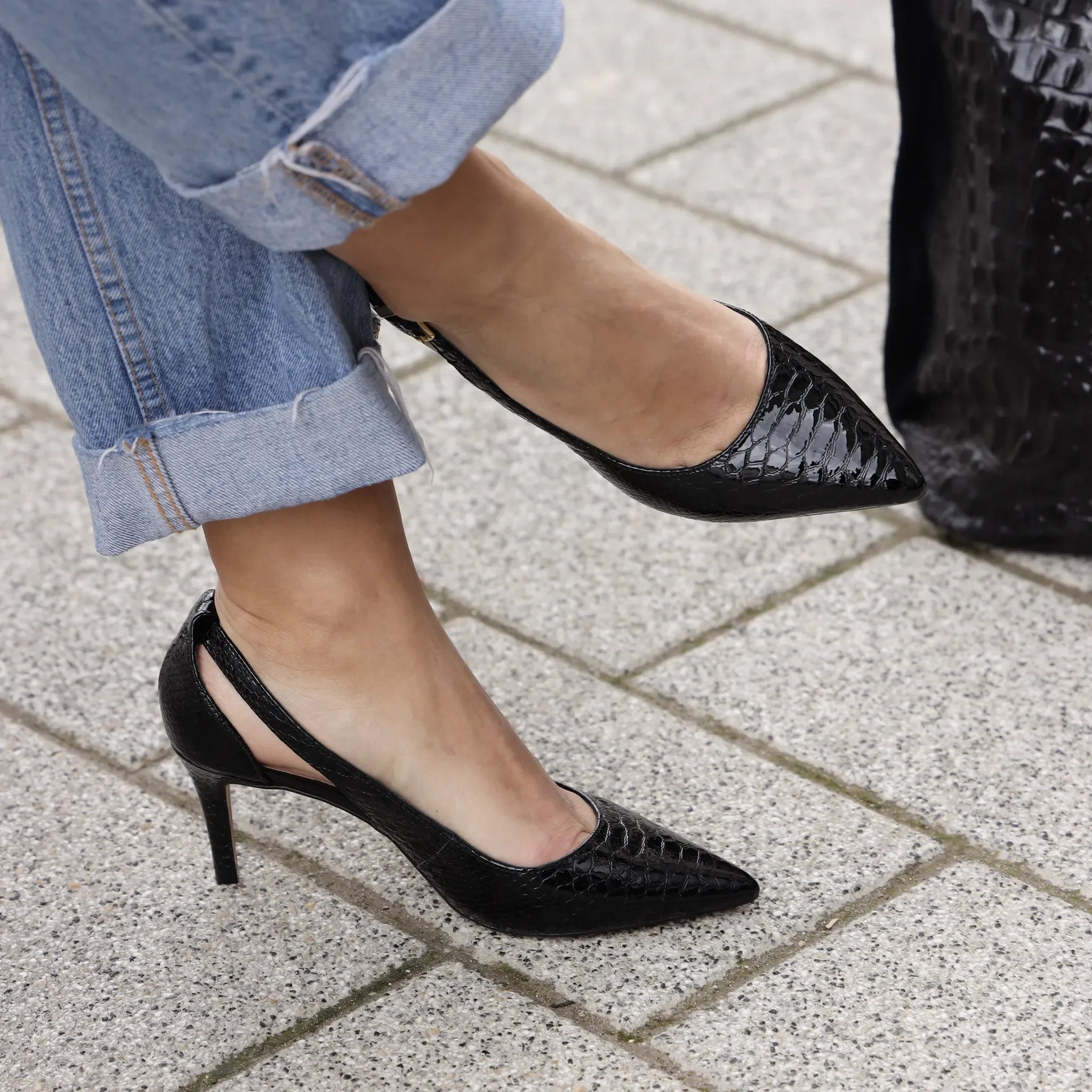 Capelli Rossi 100500 crna on foot