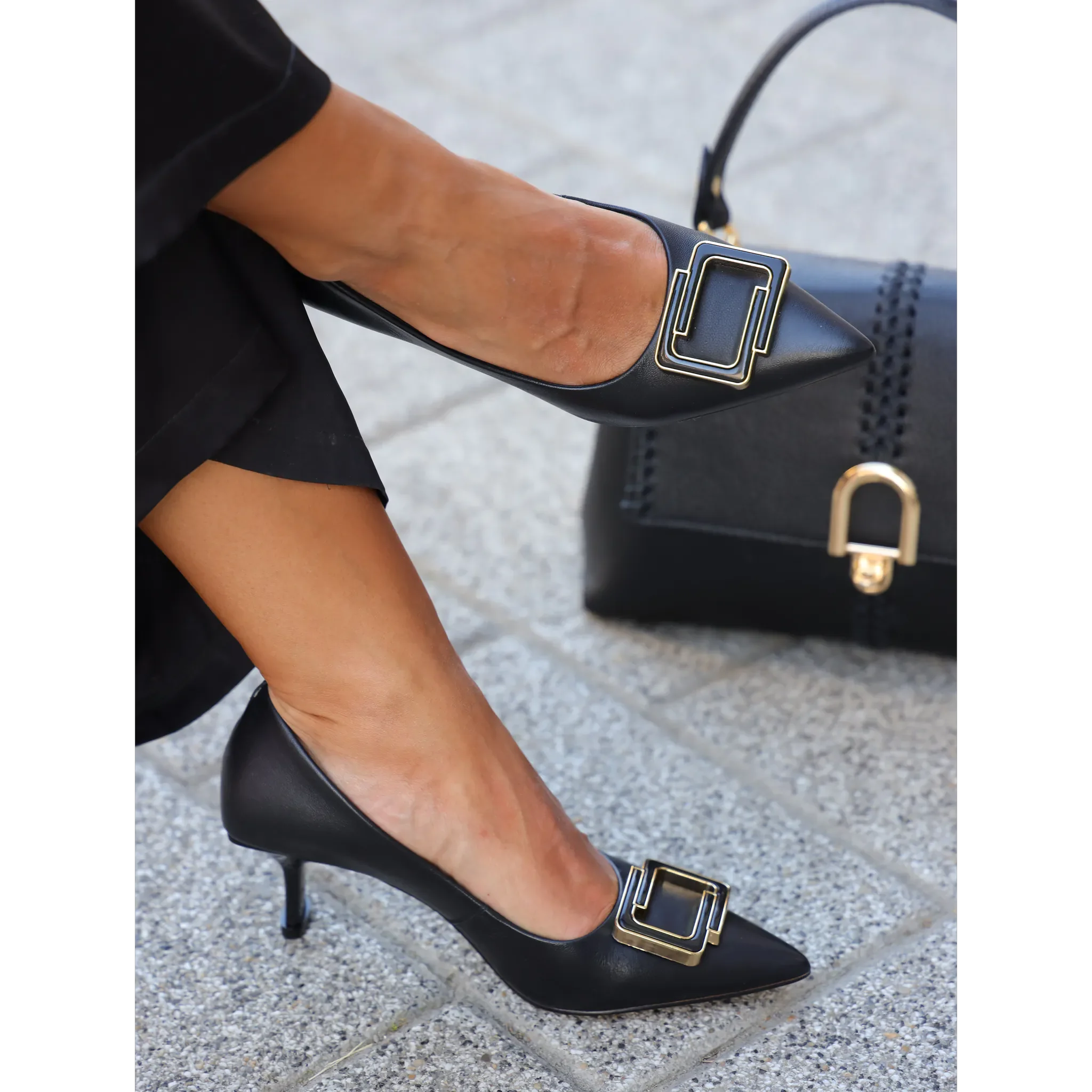 Capelli Rossi 11382 crna instagram