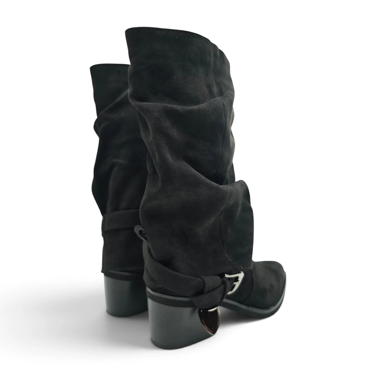 Emelie Strandberg 1777 crna pogled straga #Boja_crna