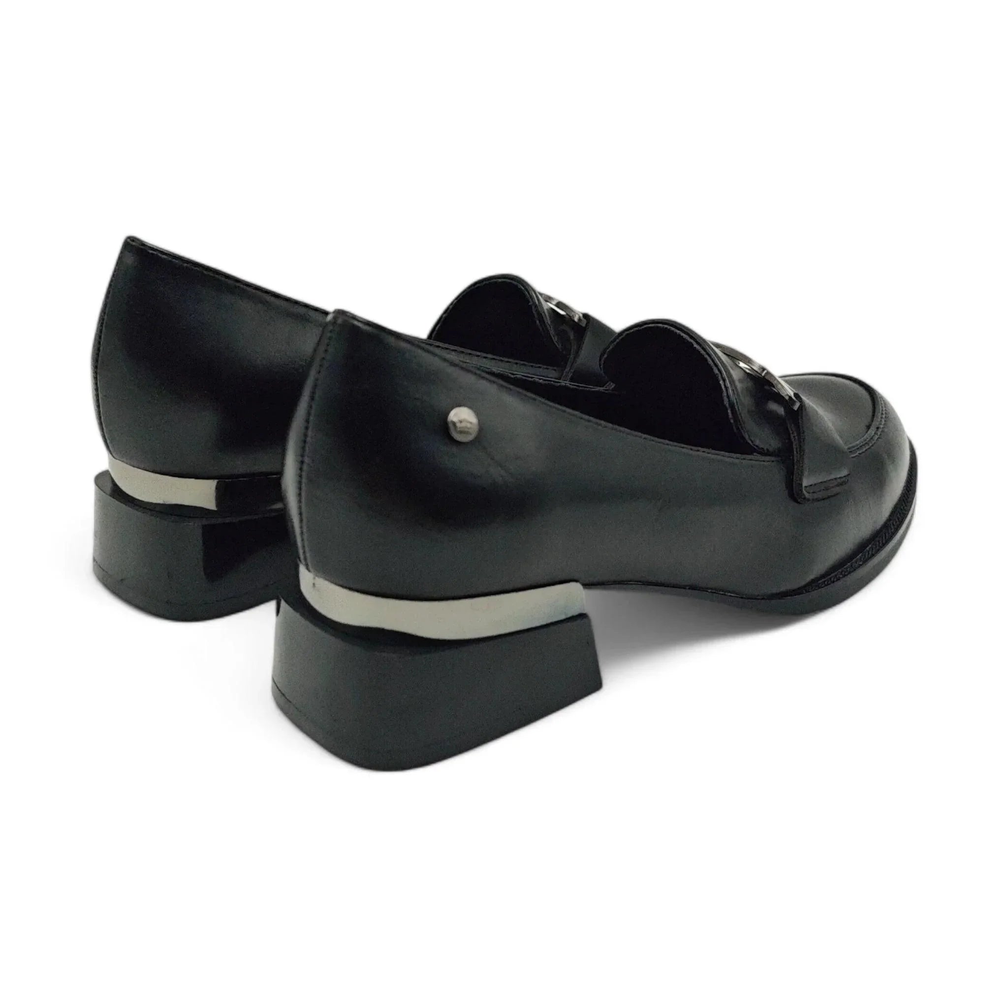Emelie Strandberg 2407 crna pogled straga