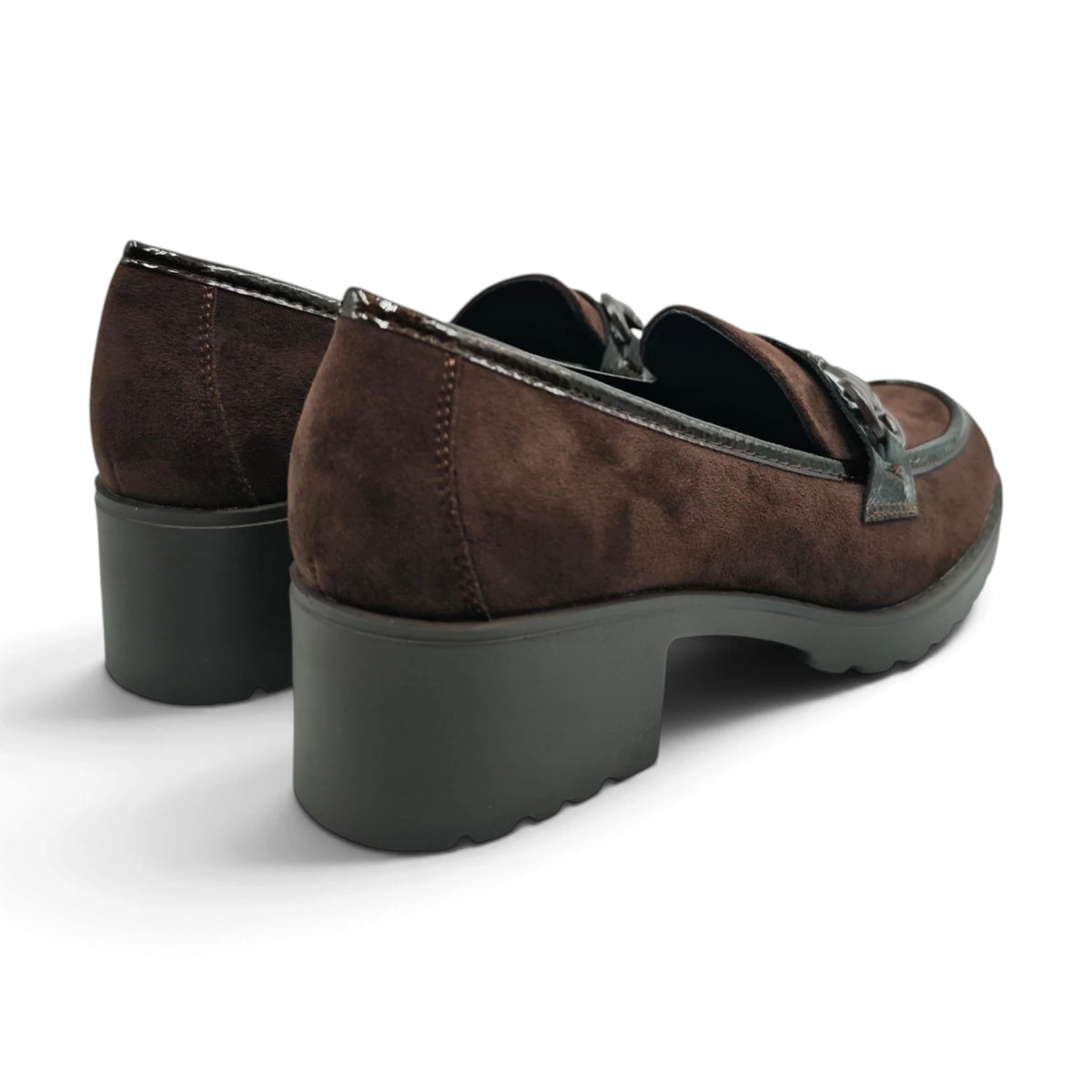 Emelie Strandberg 2602 braon pogled straga