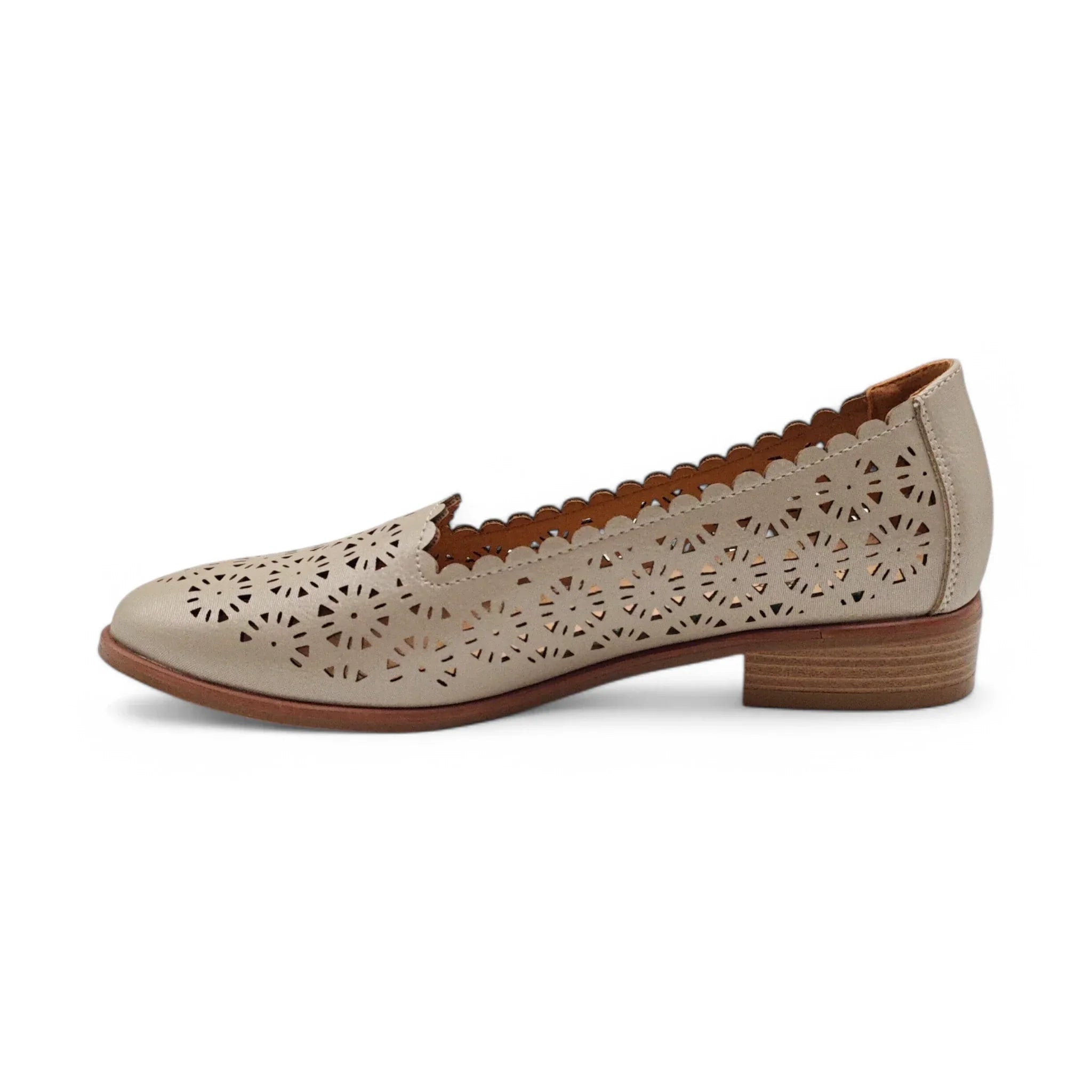 Emelie Strandberg 351 maglovito taupe pogled levo