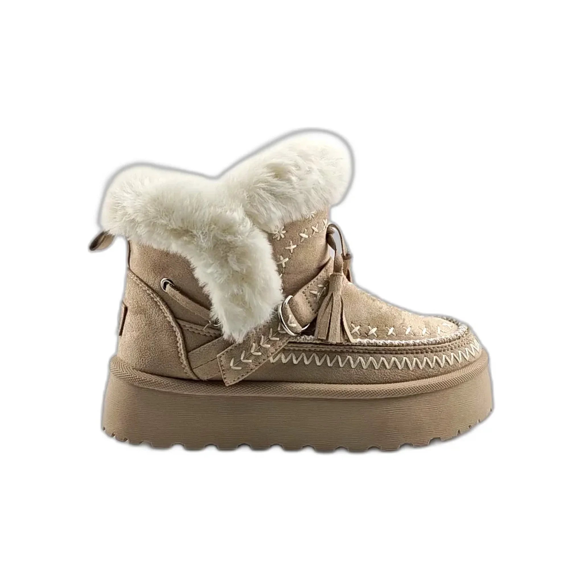 Emelie Strandberg 29 bež pogled desno