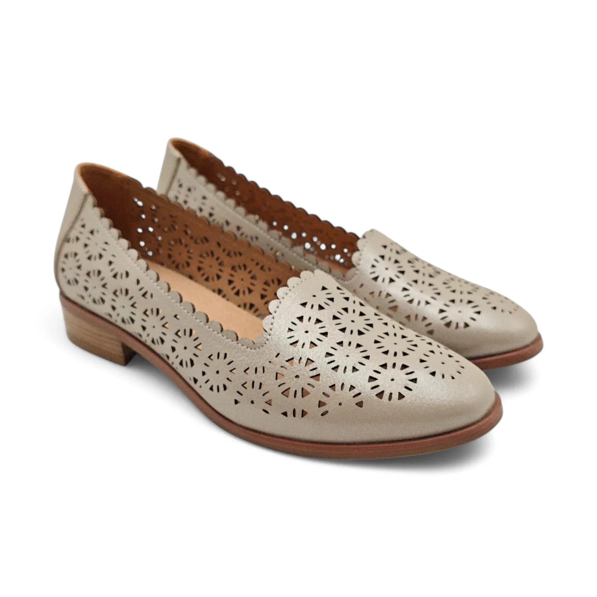 Emelie Strandberg 351 maglovito taupe pogled spreda