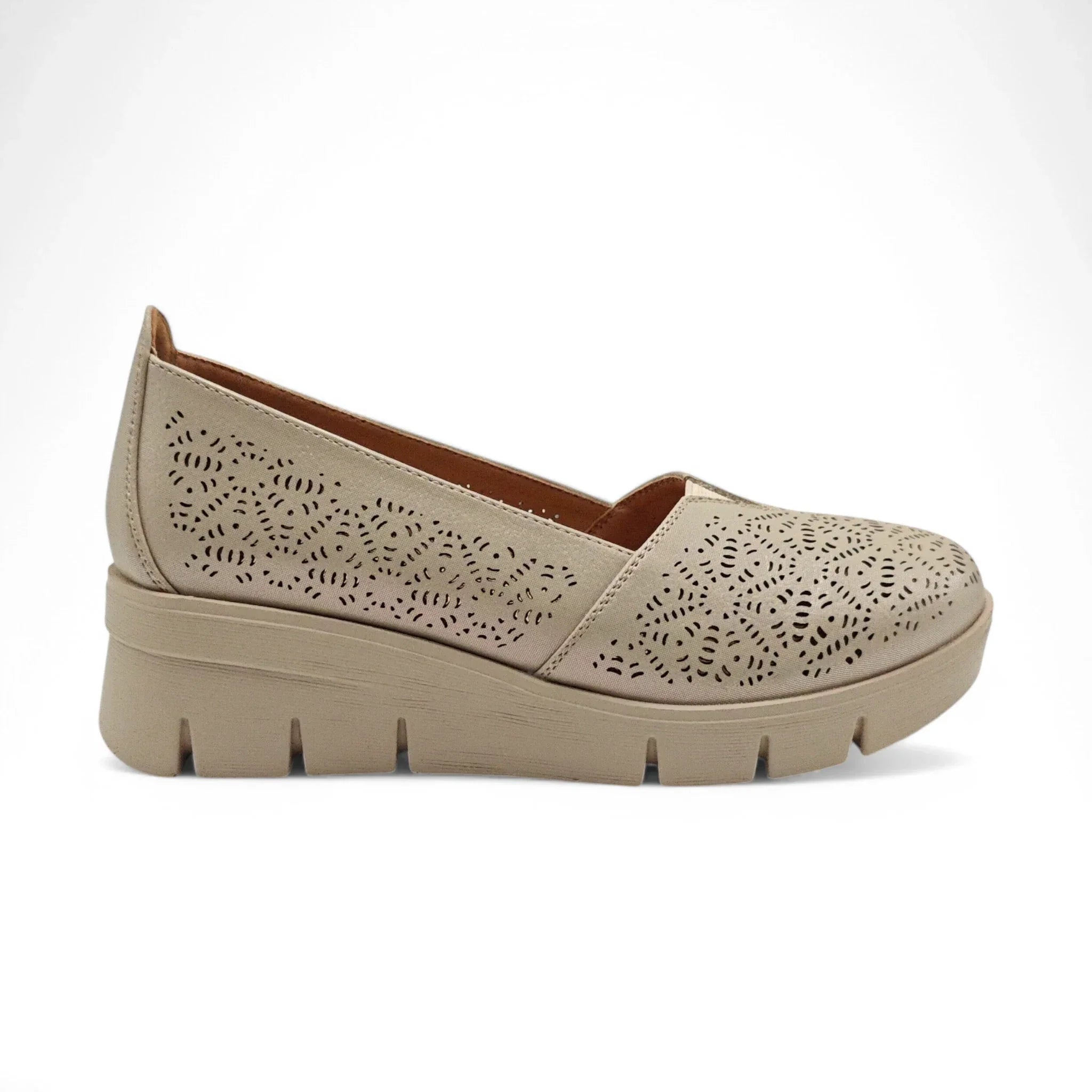 Emelie Strandberg 9003 sedef pogled desno