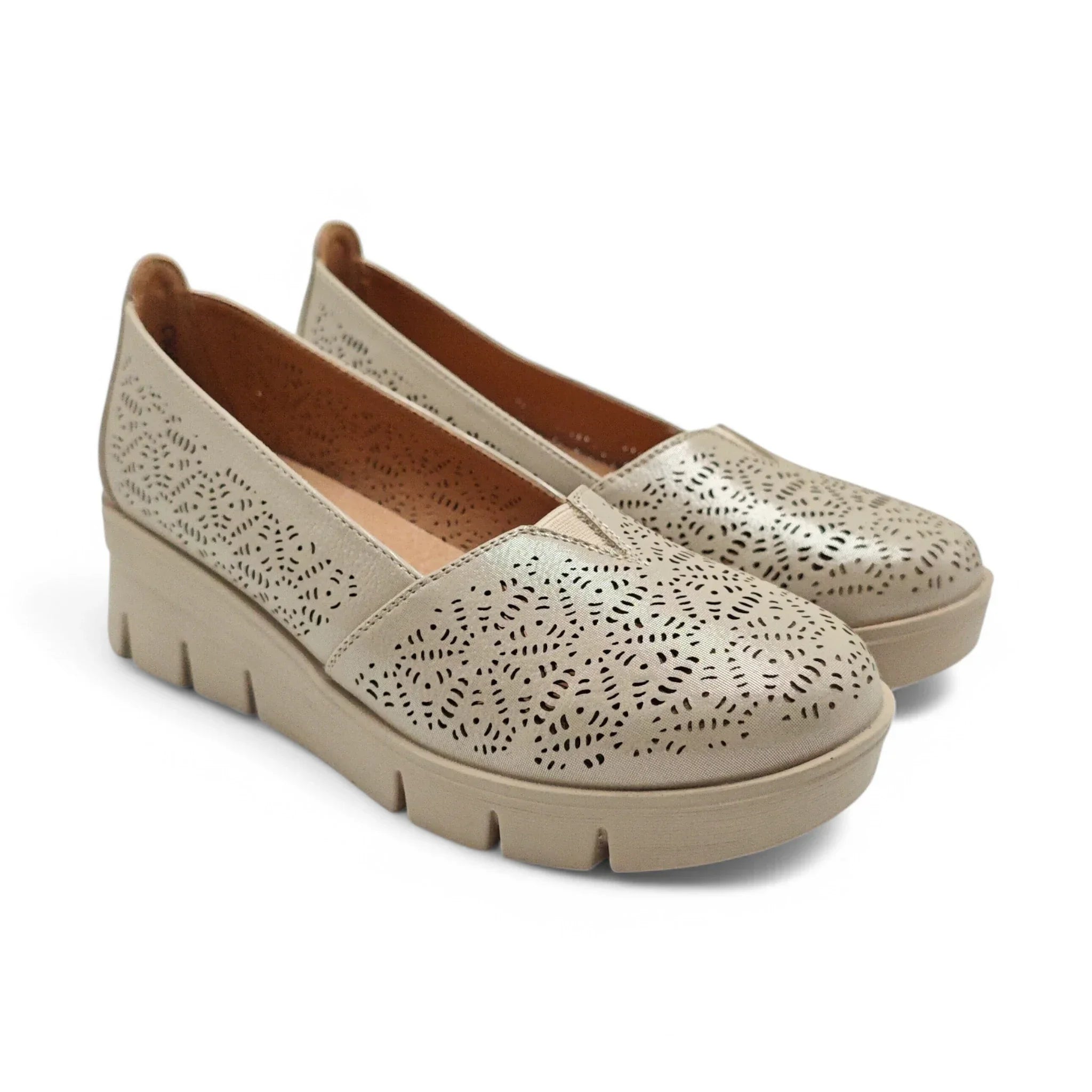Emelie Strandberg 9003 sedef pogled spreda
