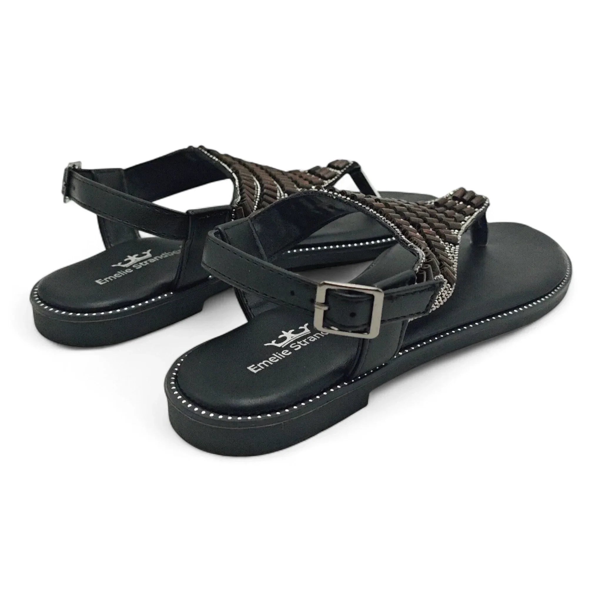Emelie Strandberg 169 crna pogled straga