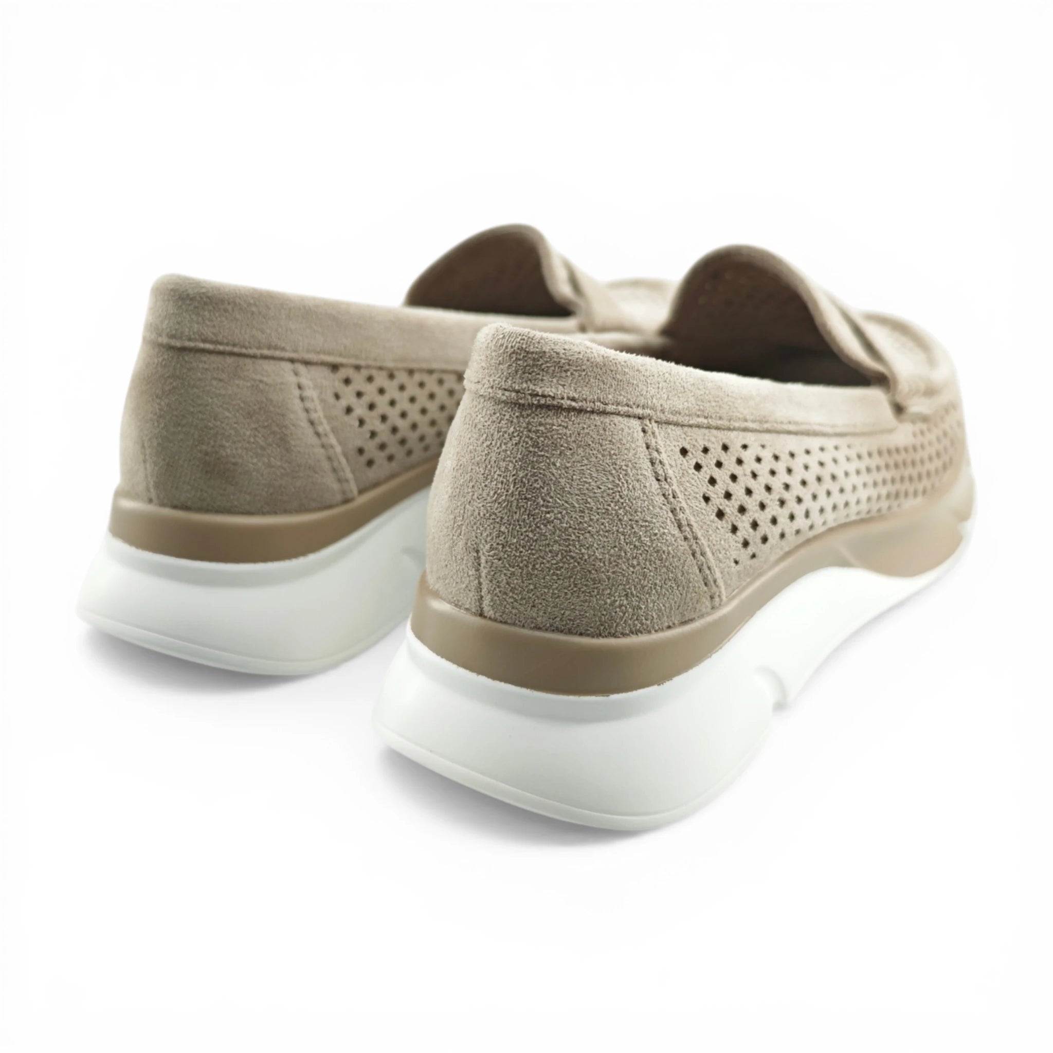 Emelie Strandberg 362 taupe pogled straga