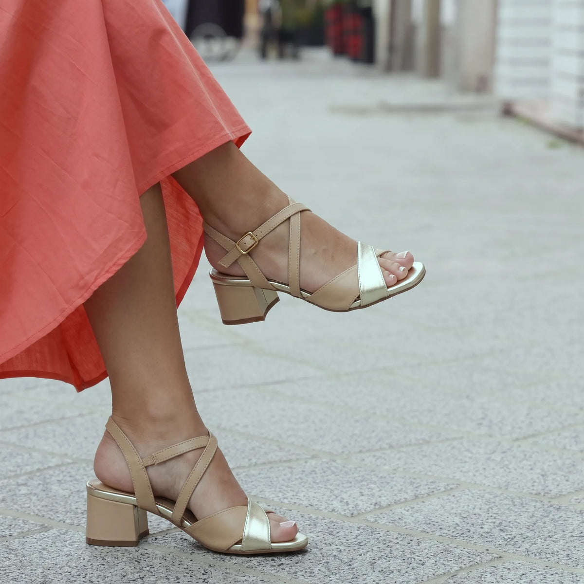 Imac 757160 zlatna on foot