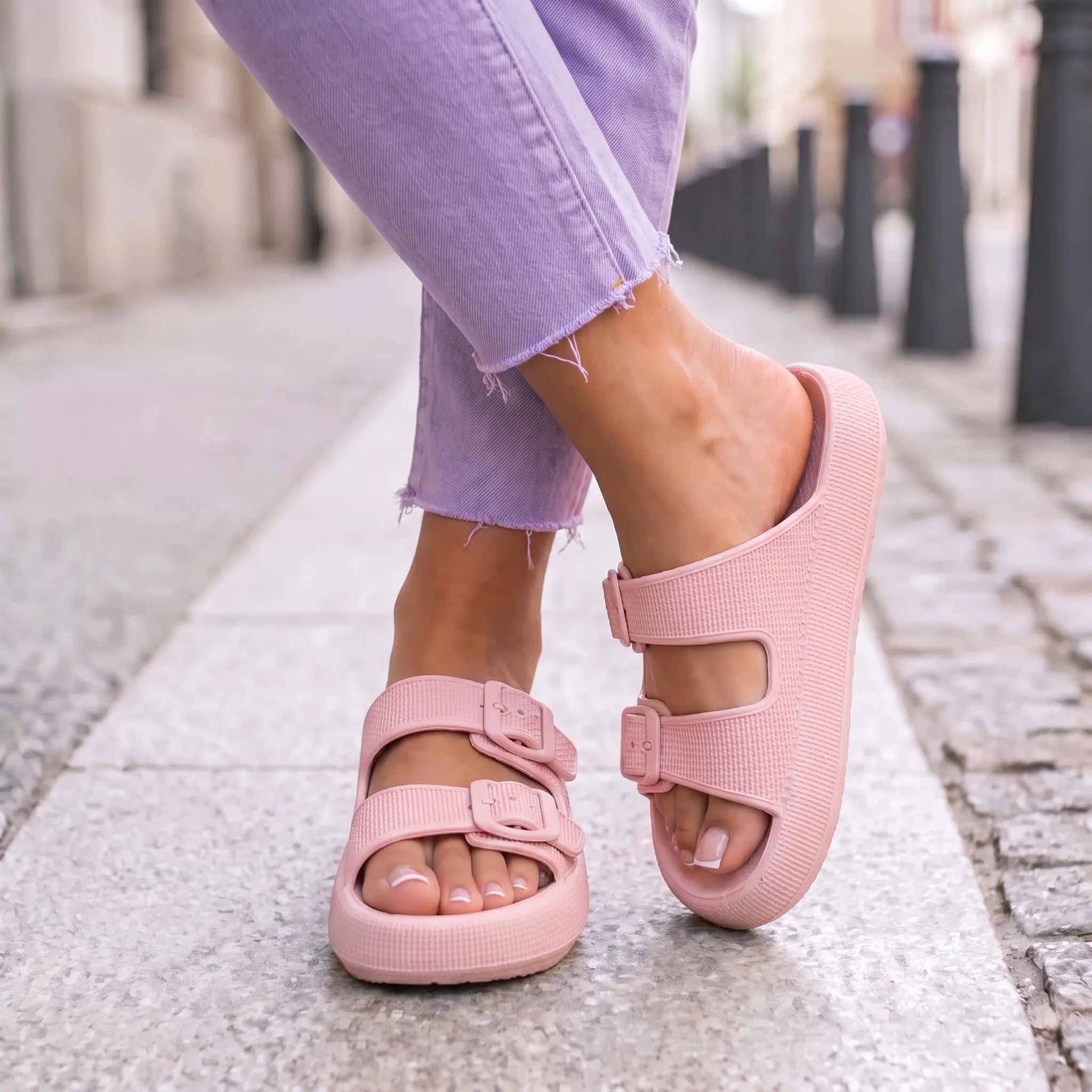 Laura Vita 08 maglovito roze on foot