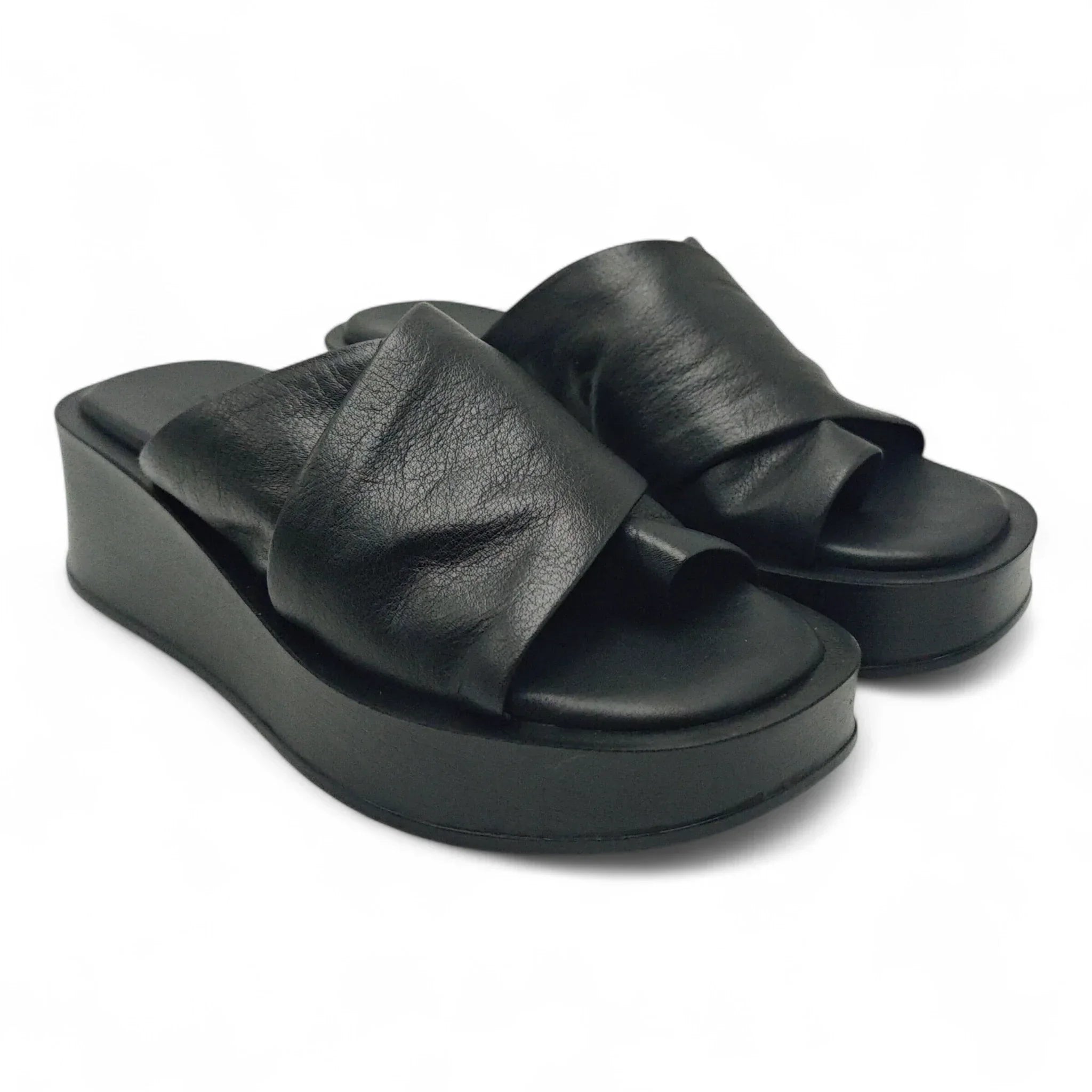 Mario Rossi 9845 crna pogled spreda