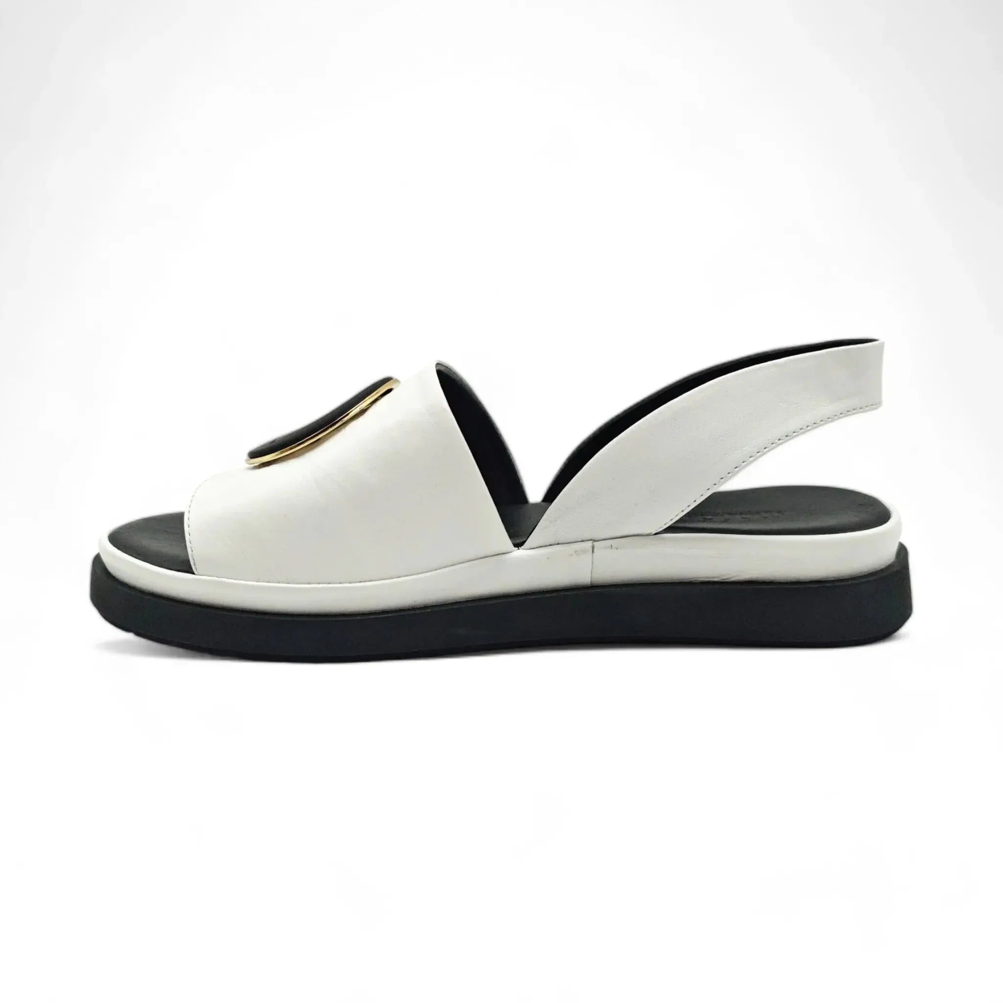 Mario Rossi 21 bela pogled levo