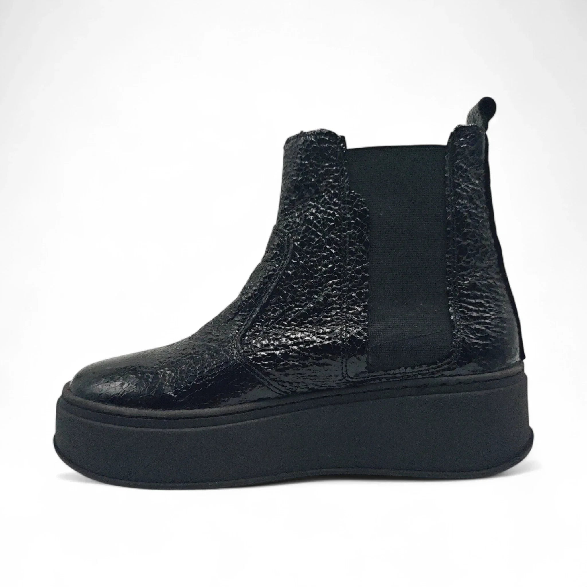 Moda Pelle 9090 crni lak pogled levo