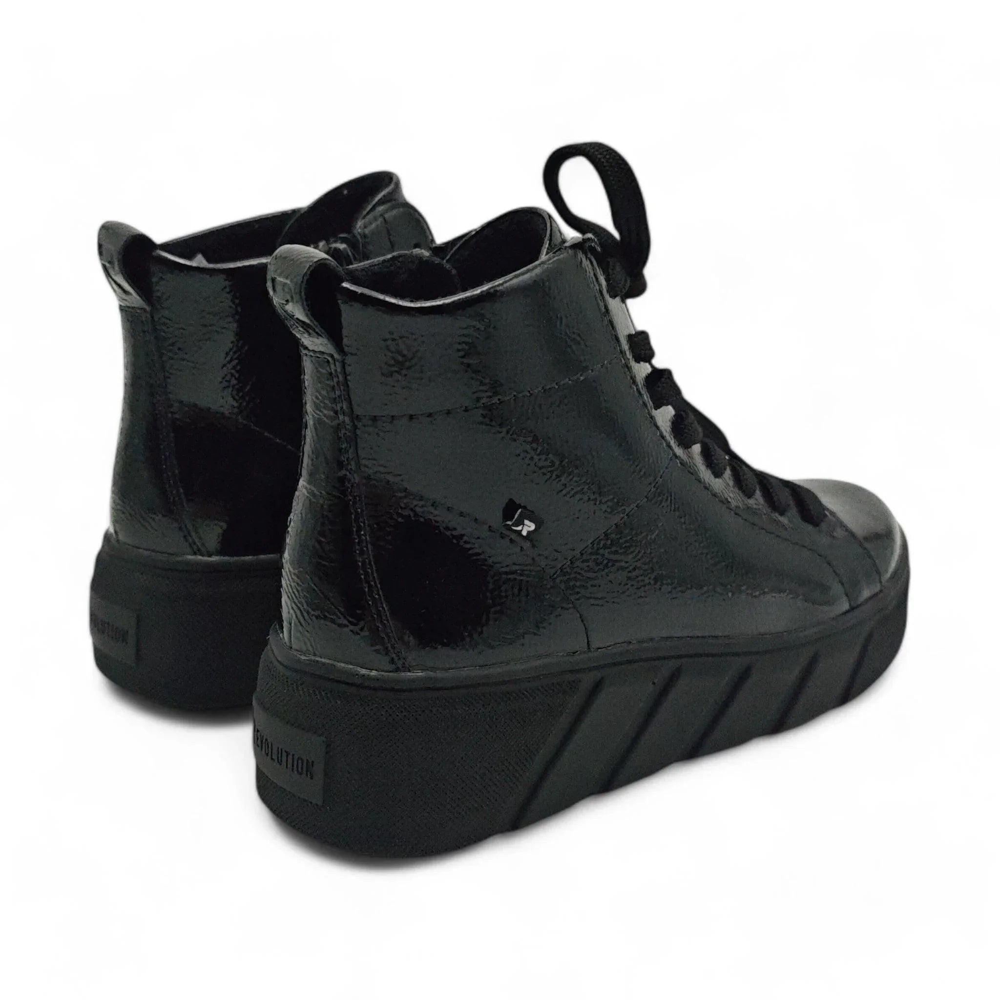 Rieker 0561 crni lak pogled straga