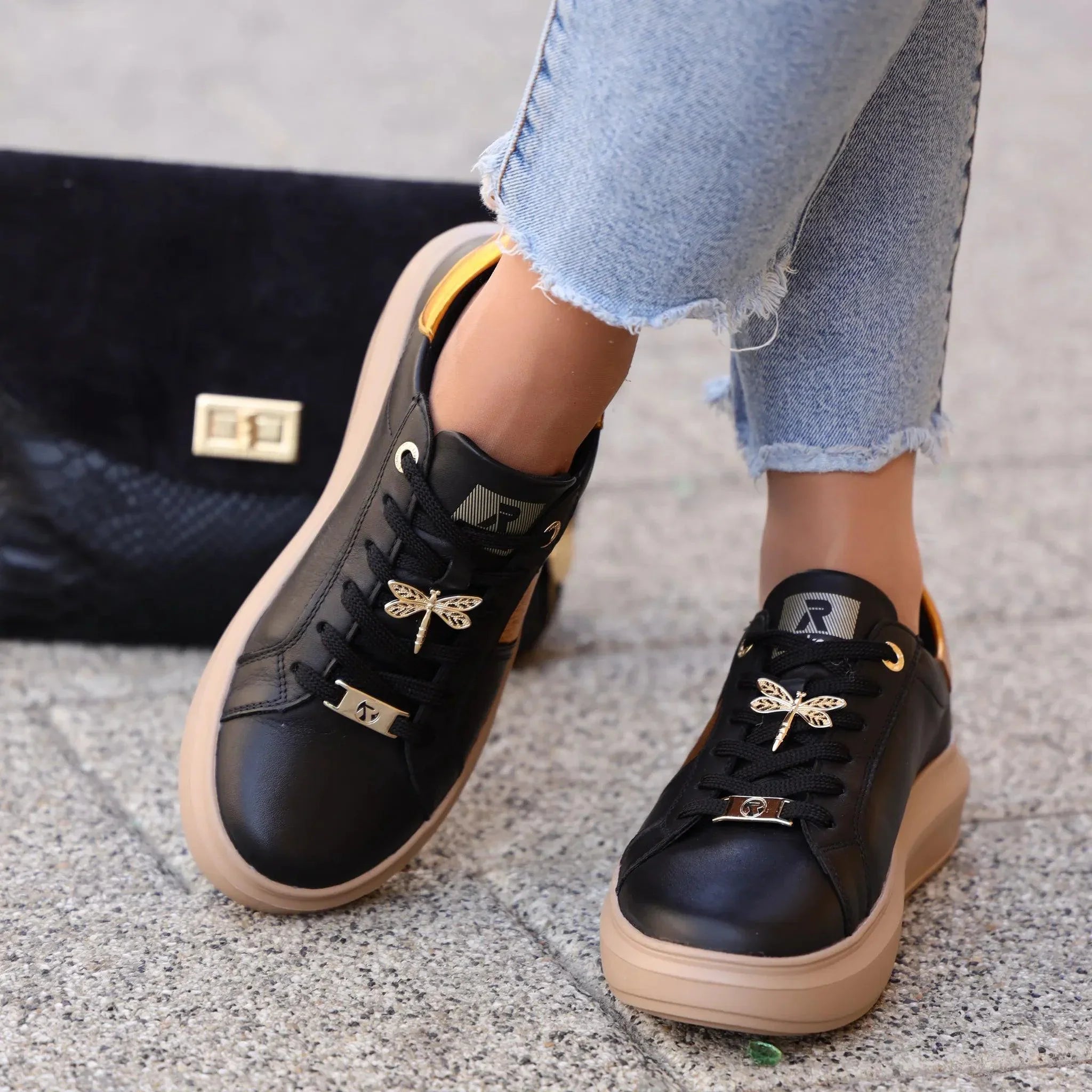 Rieker 1202 crna on foot