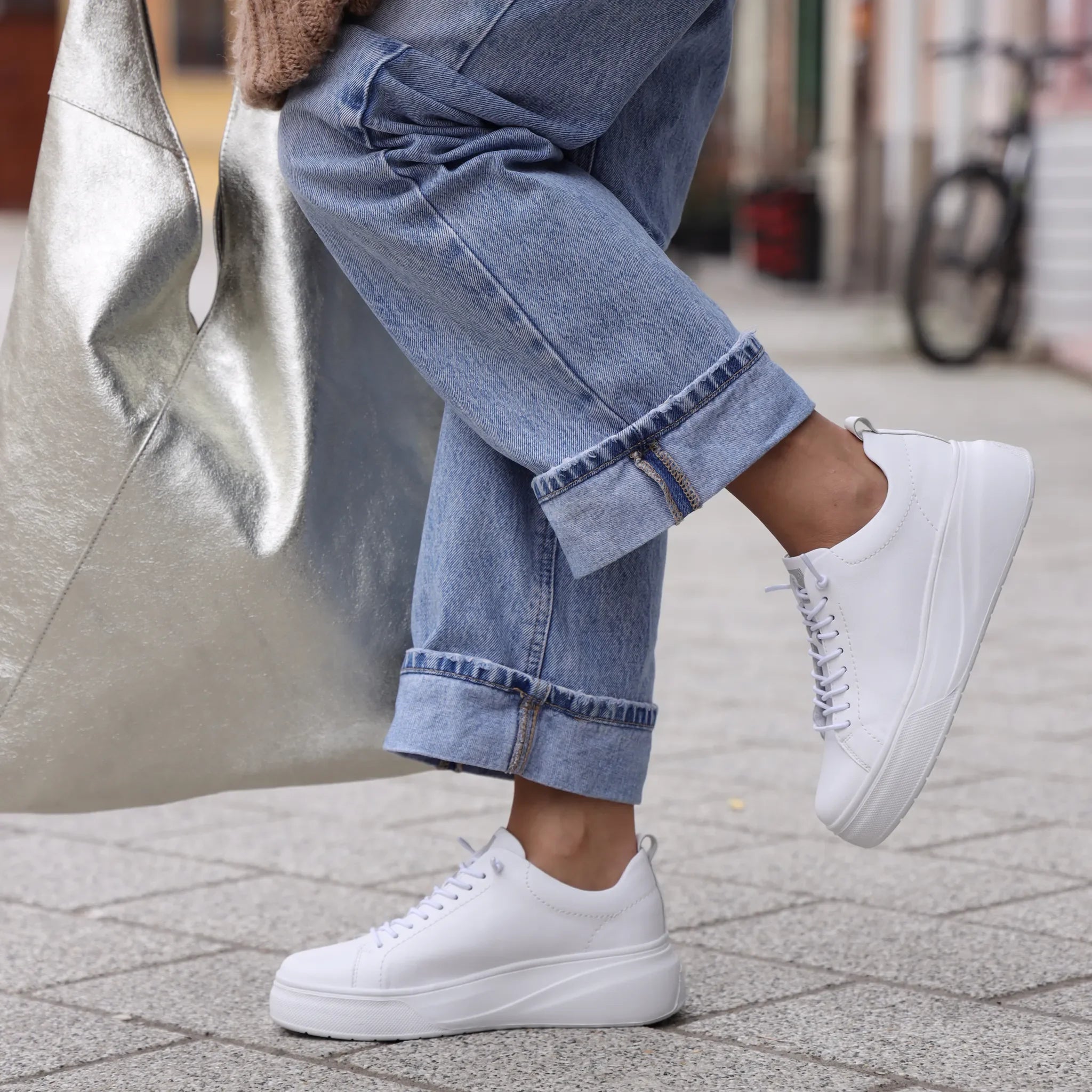 Rieker 2301 bela on foot