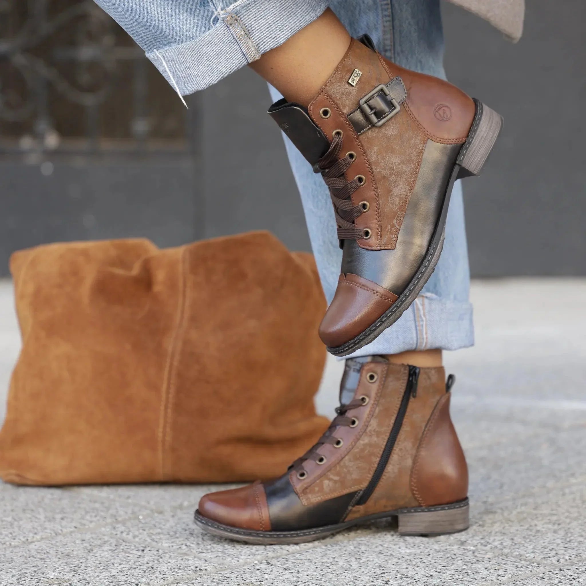 Rieker 4381 smeđa on foot