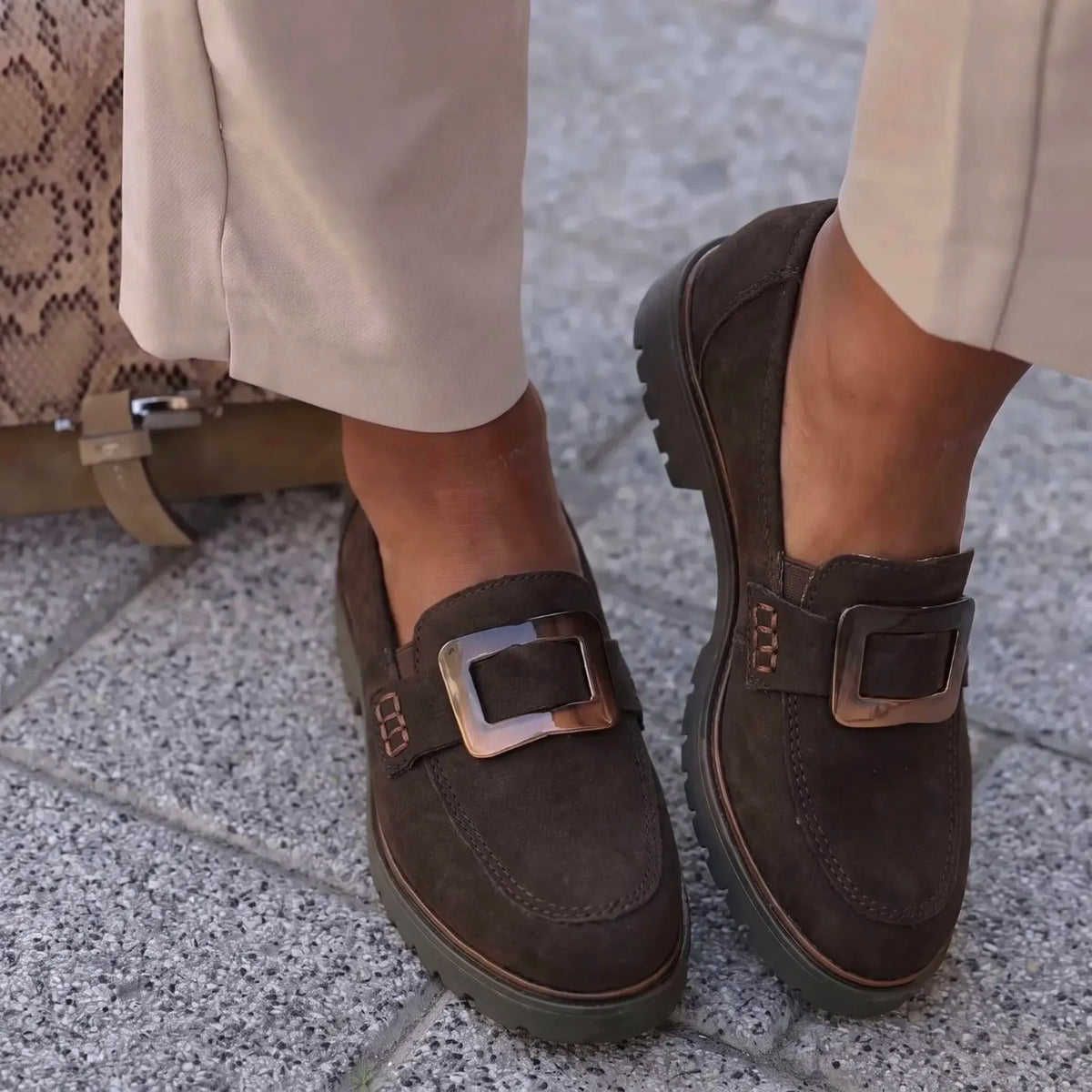 Rieker 45553 braon on foot