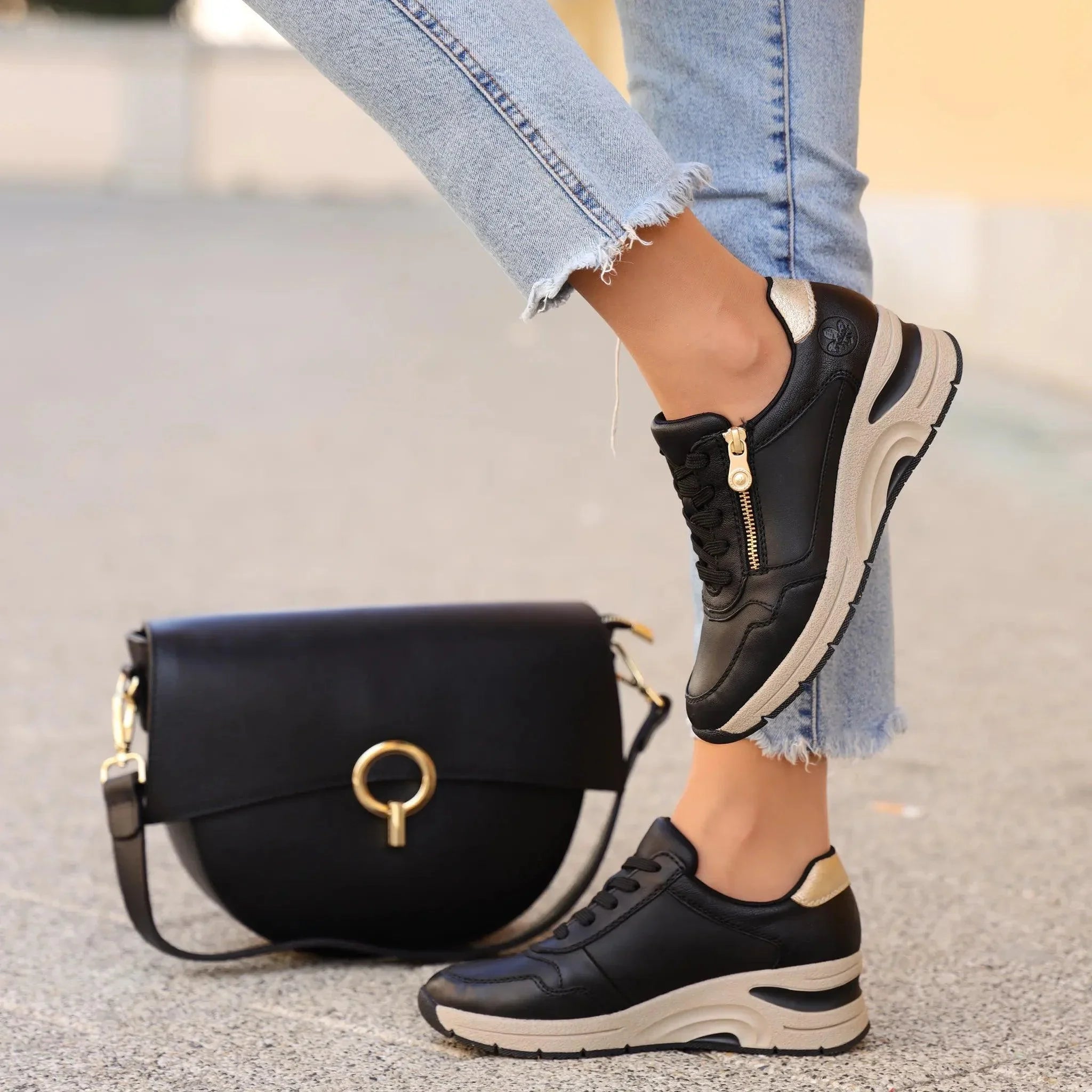 Rieker 9301 crna on foot