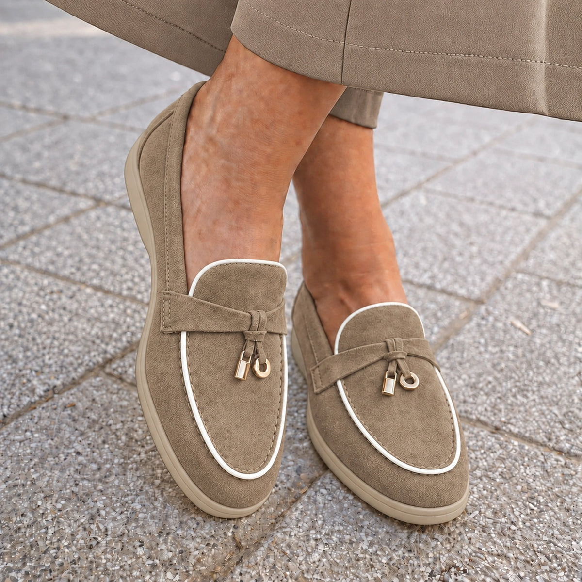 Super Brend 3676 taupe on foot #Boja_taupe