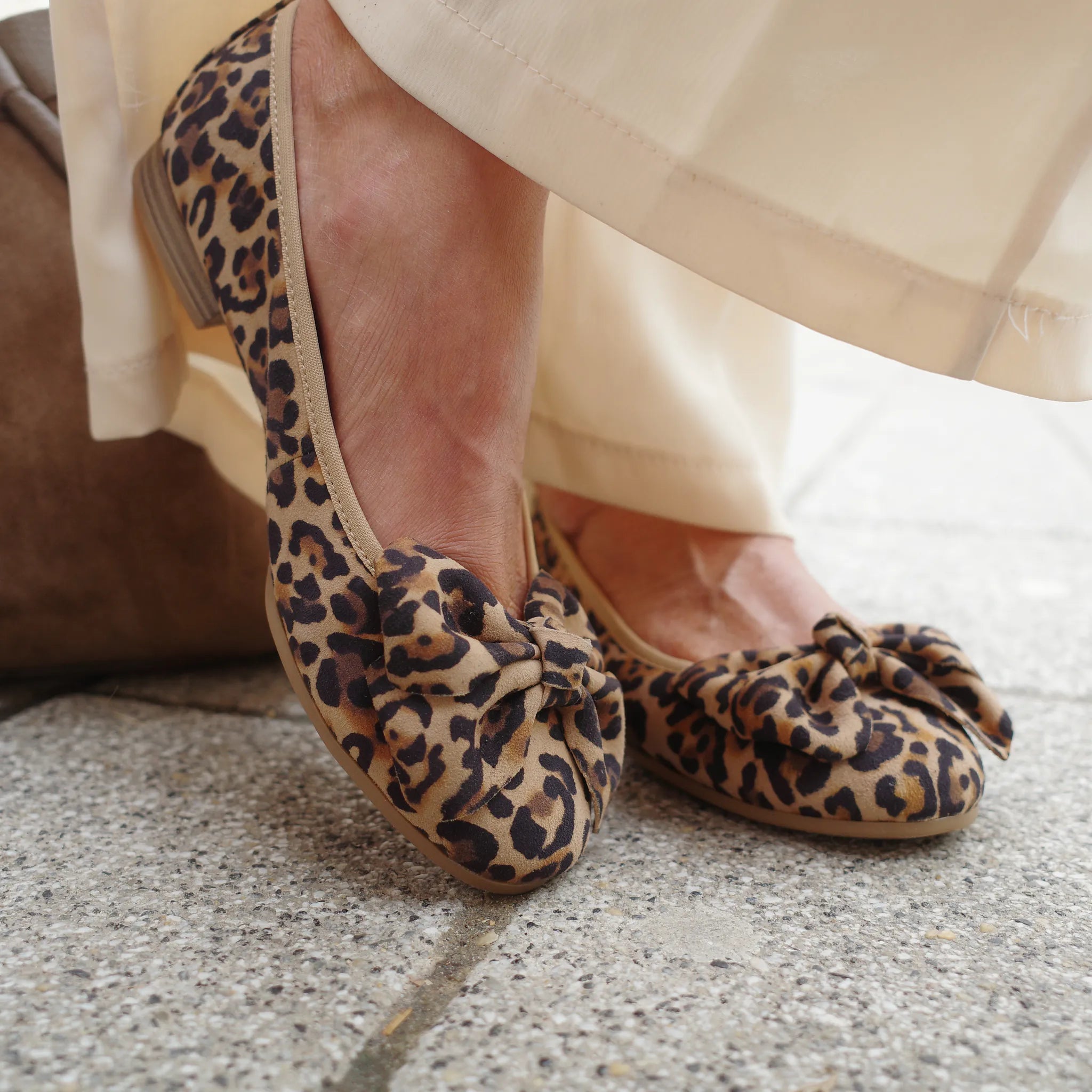 Tamaris 22141 smeđi leopard on foot