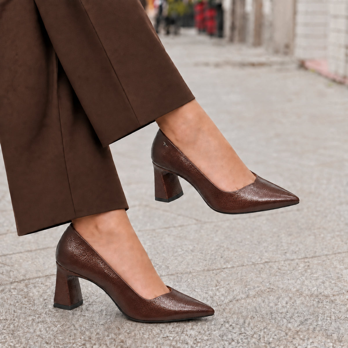 Tamaris 22452 braon on foot