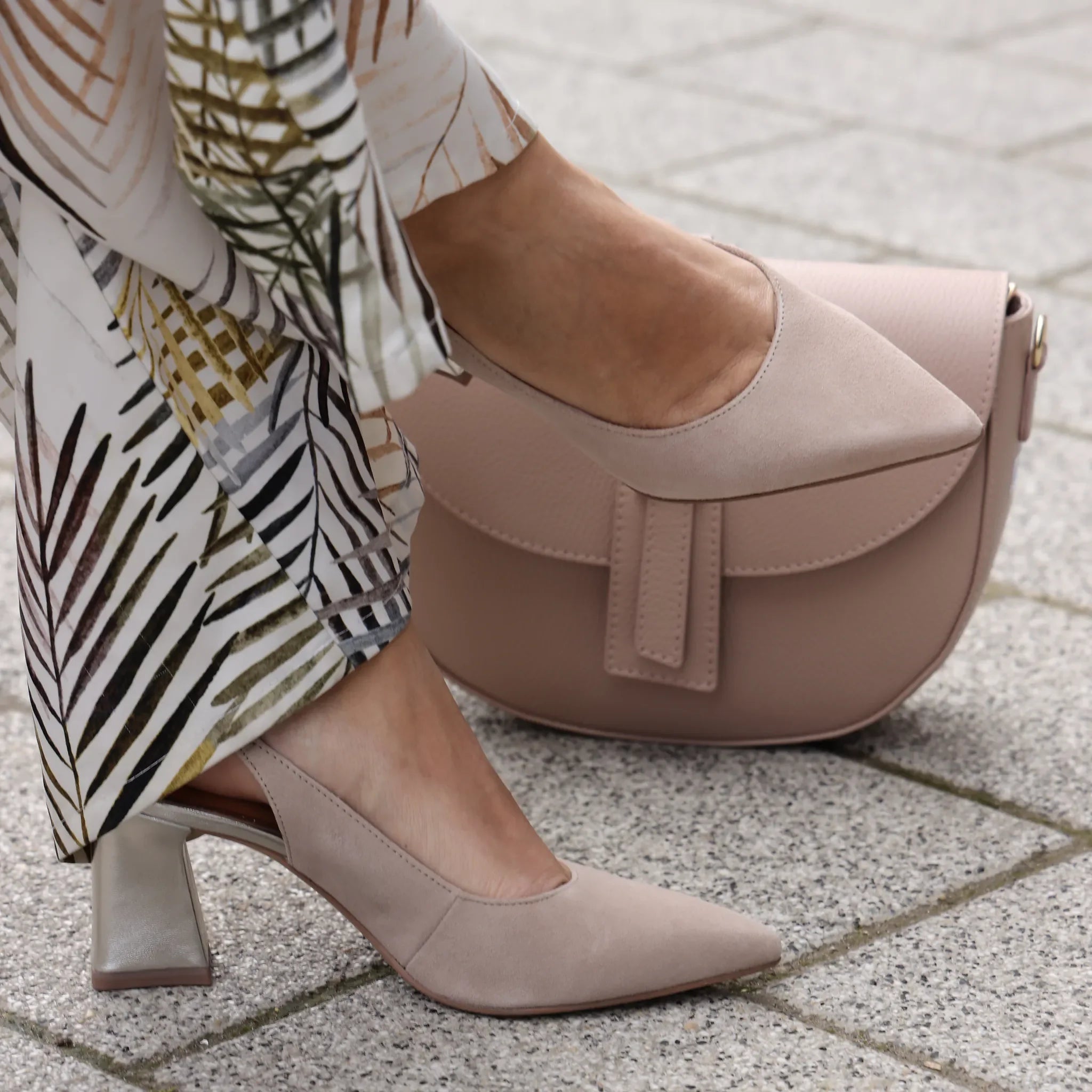 Tamaris 29633 maglovito taupe instagram