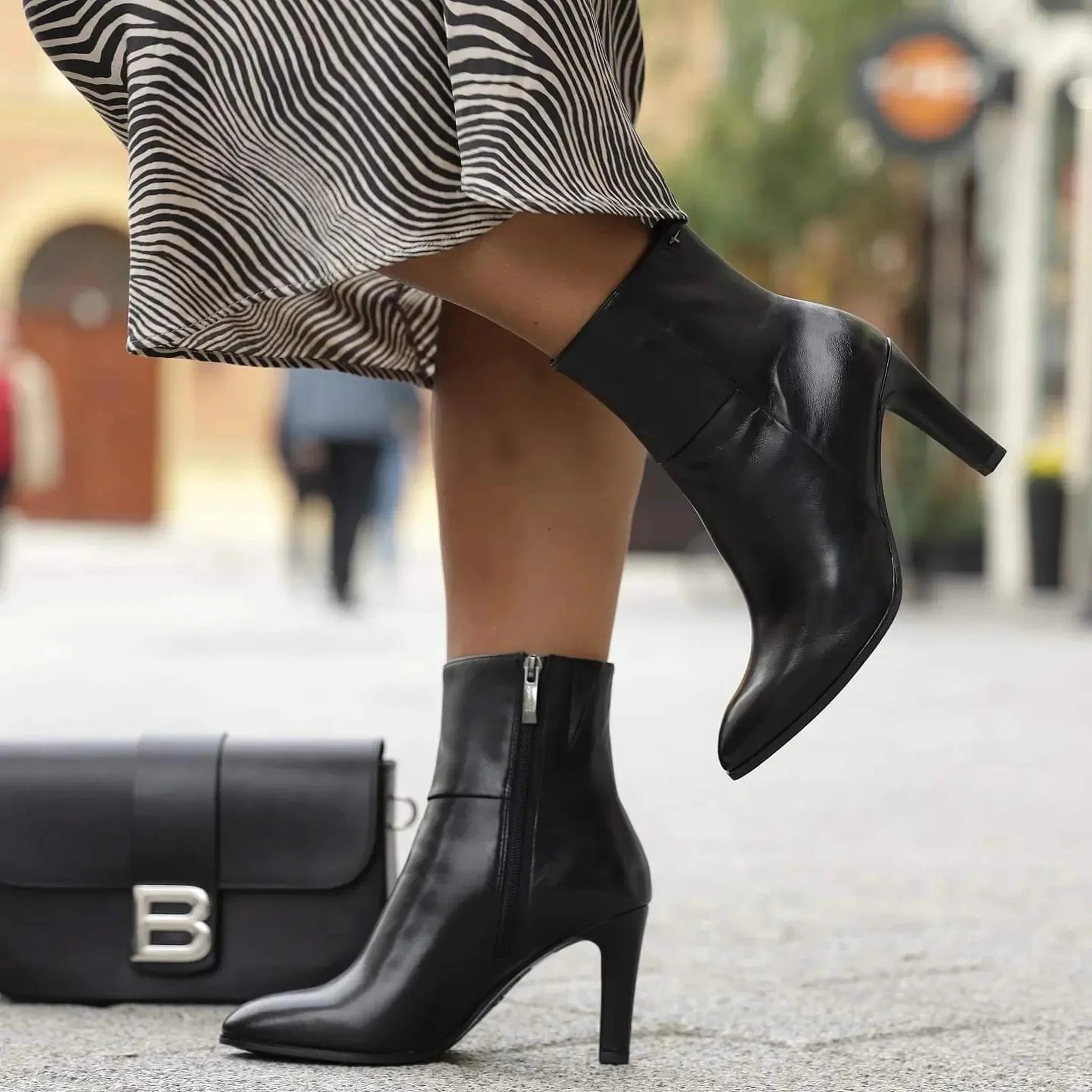 Tamaris gležnjače na stiletto štiklu sa zip zatvaračem 25338 - Obuća Monah