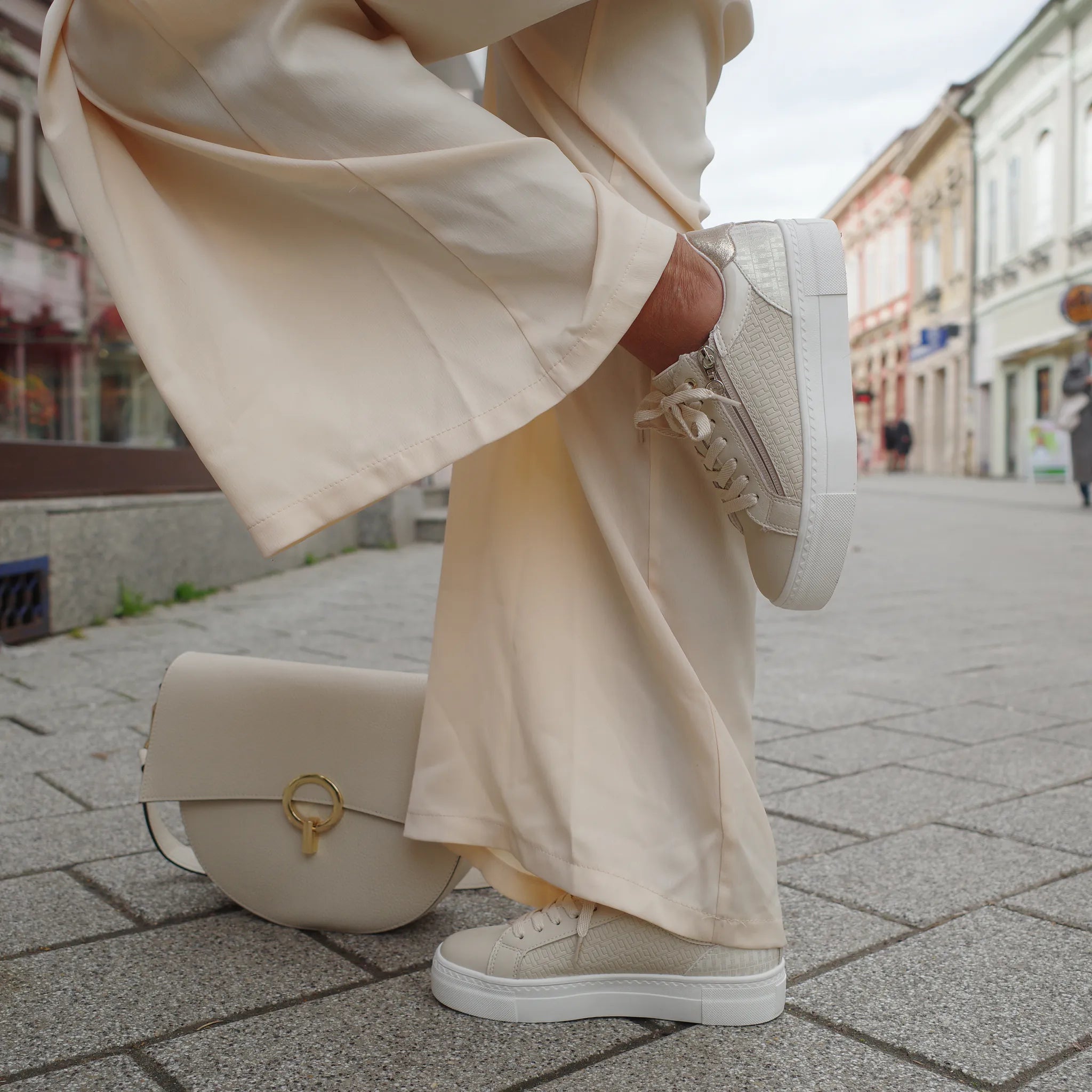 Tamaris plitke ravne modne patike na šnjiranje 23313