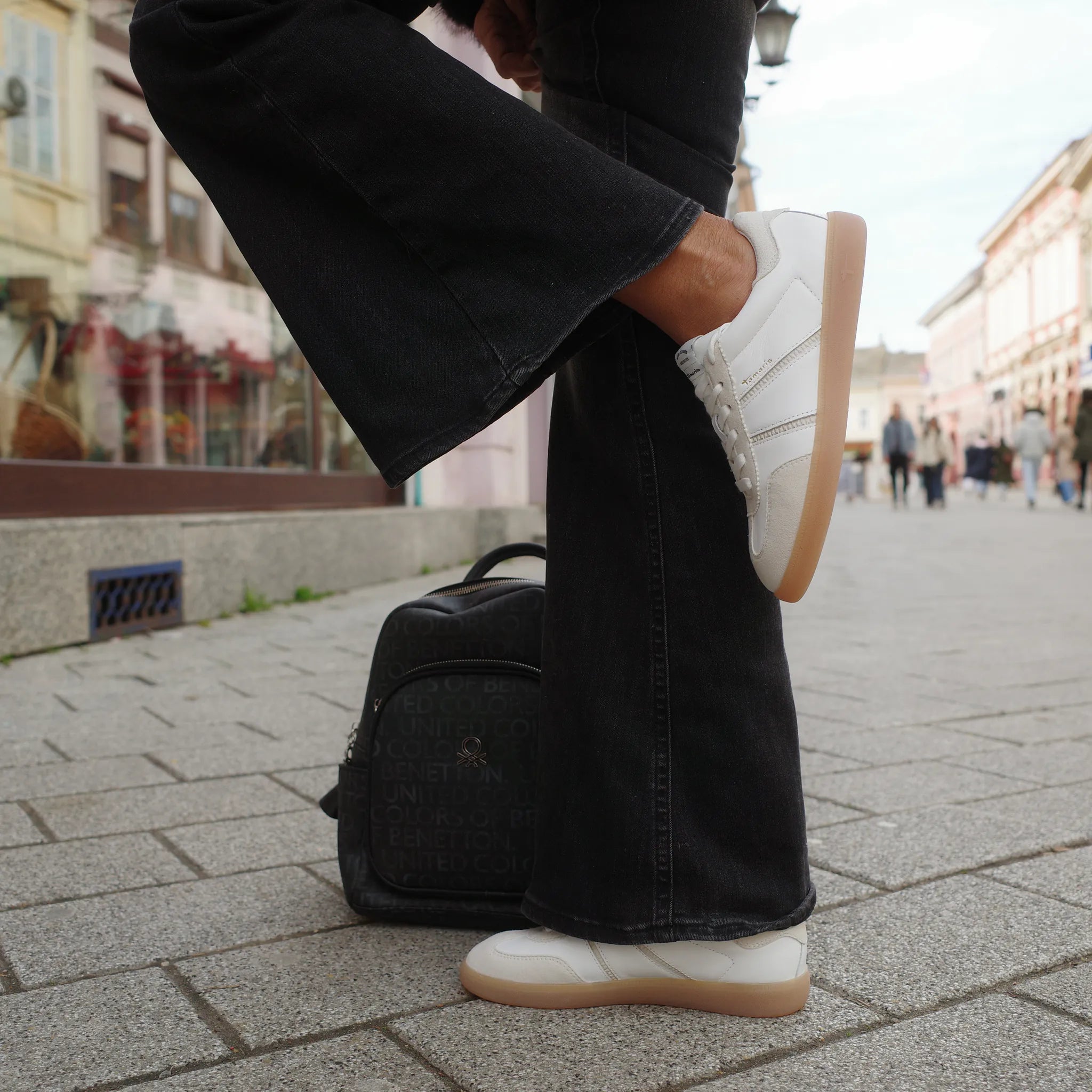 Tamaris plitke ravne modne patike na šnjiranje 23624