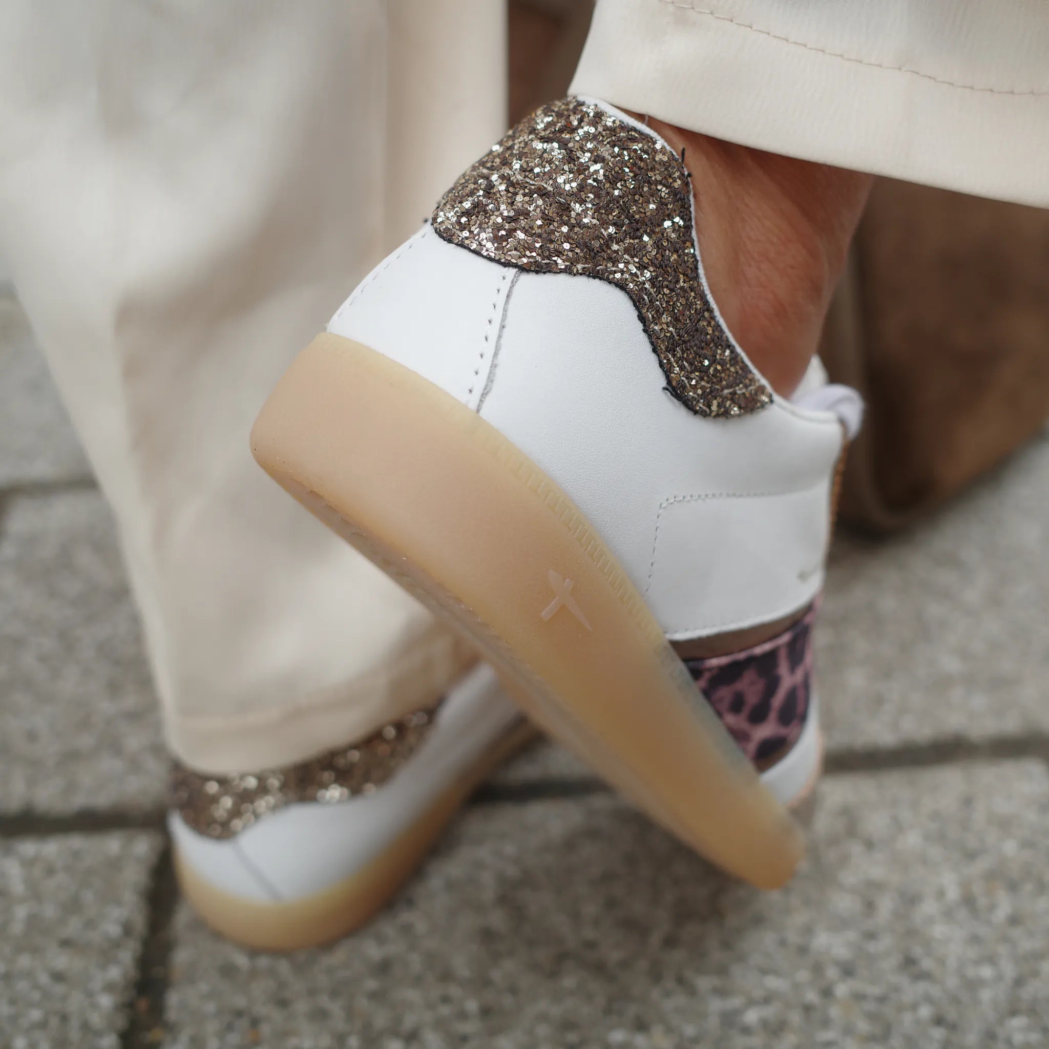 Tamaris plitke ravne modne patike na šnjiranje 23624