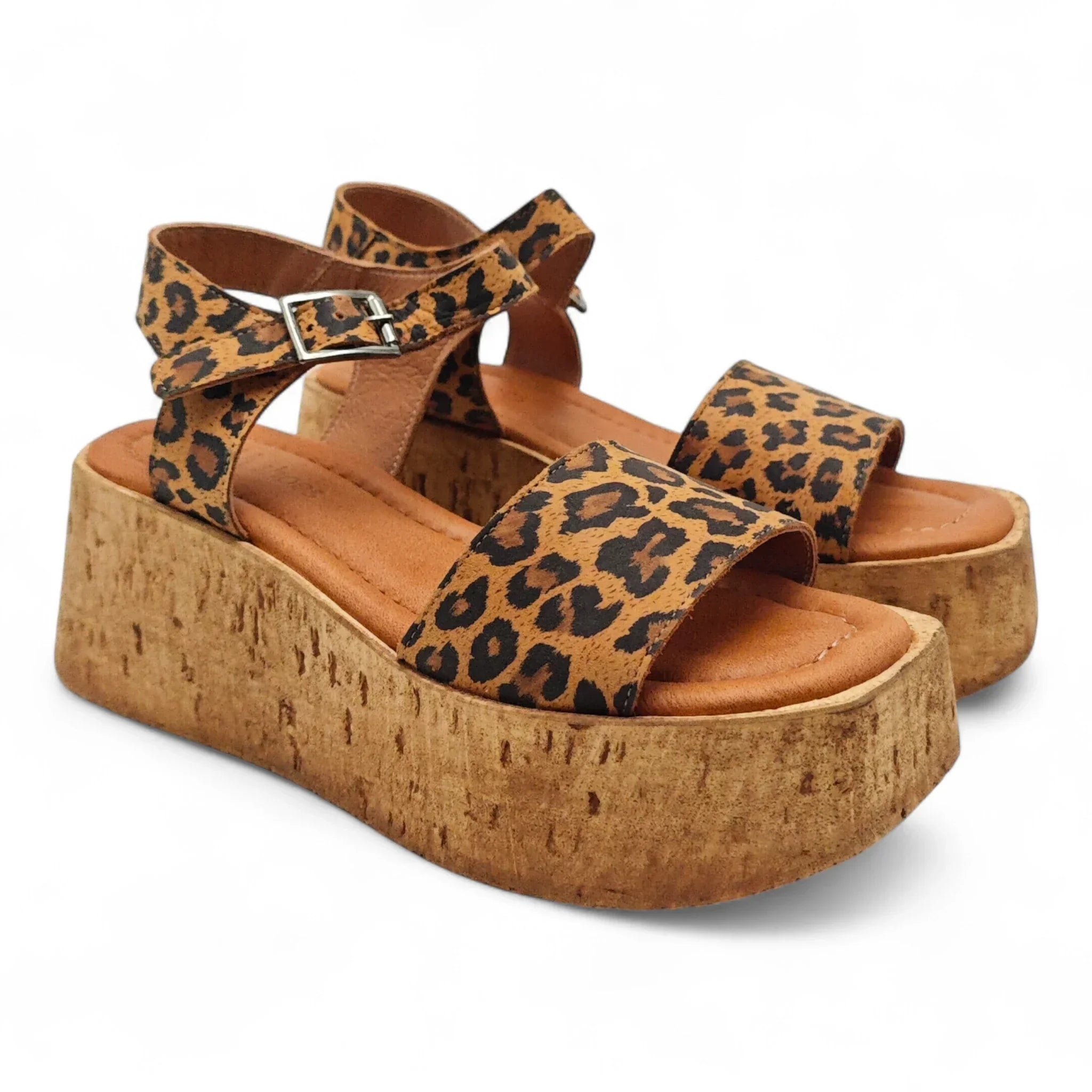 Una 70133 smeđi leopard pogled spreda