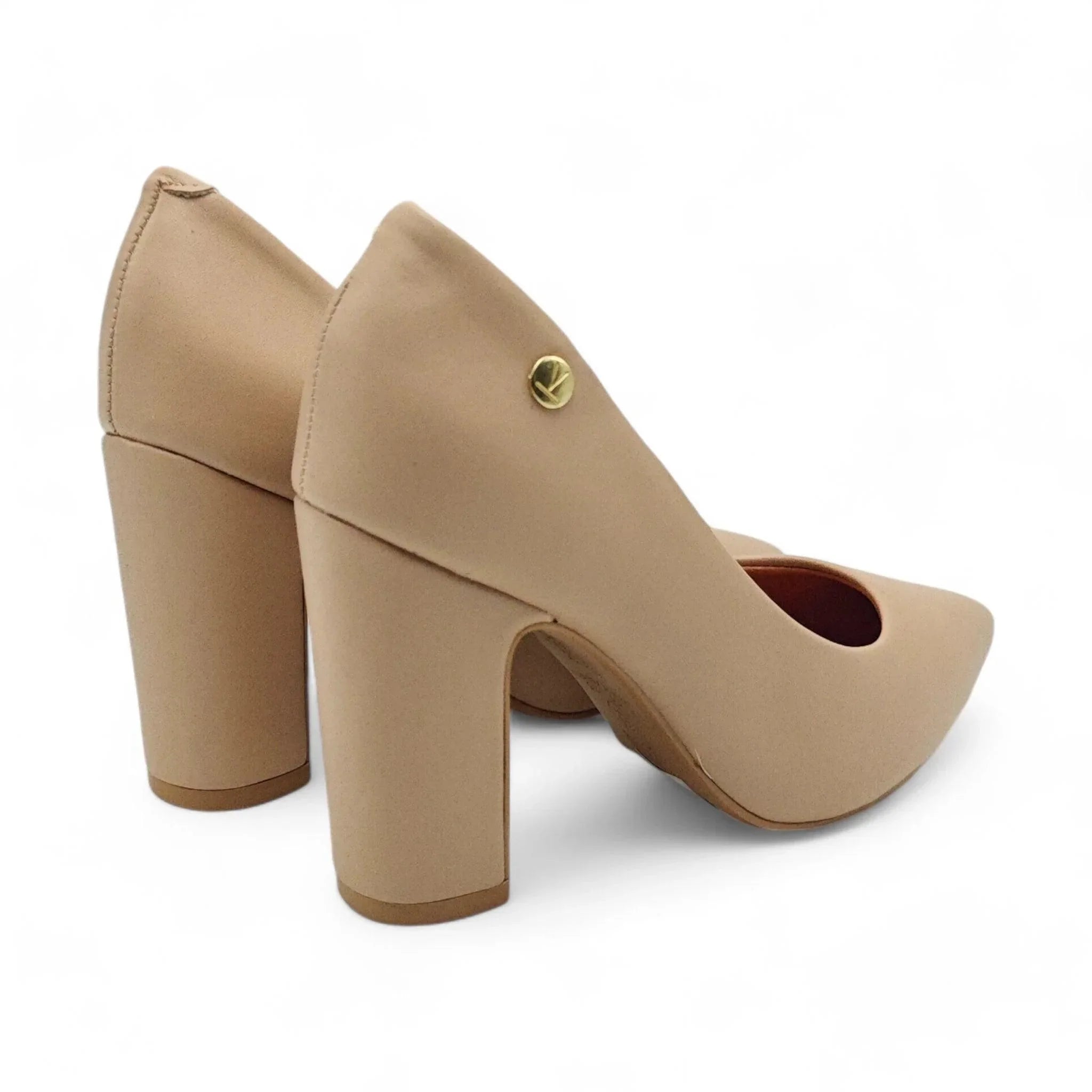 Vizzano 400 lešnik pogled straga