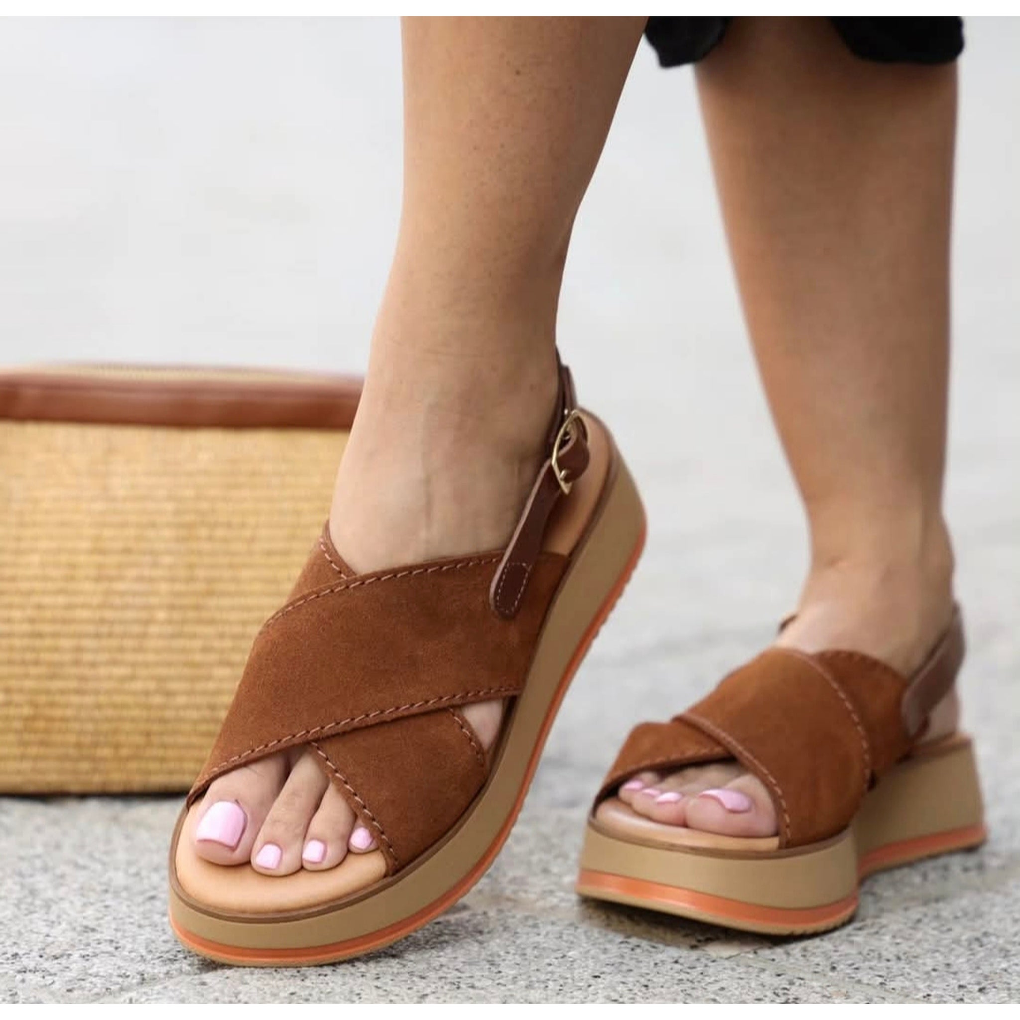Carlo Pera 5635 smeđa on foot