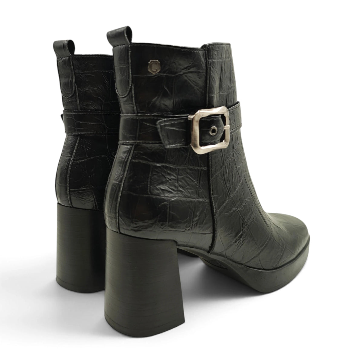 Carmela 164305 crna pogled straga #Boja_crna