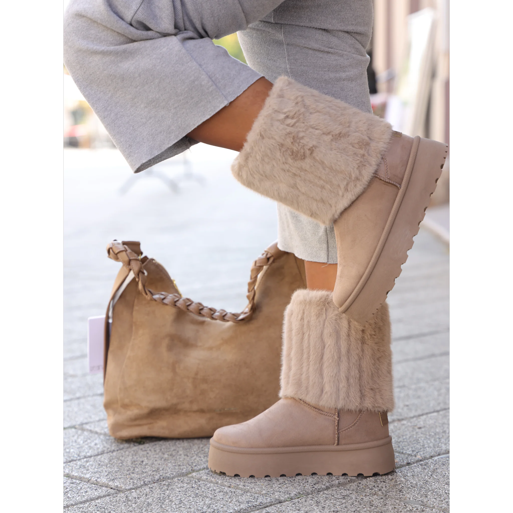 Emelie Strandberg 1901 taupe on foot