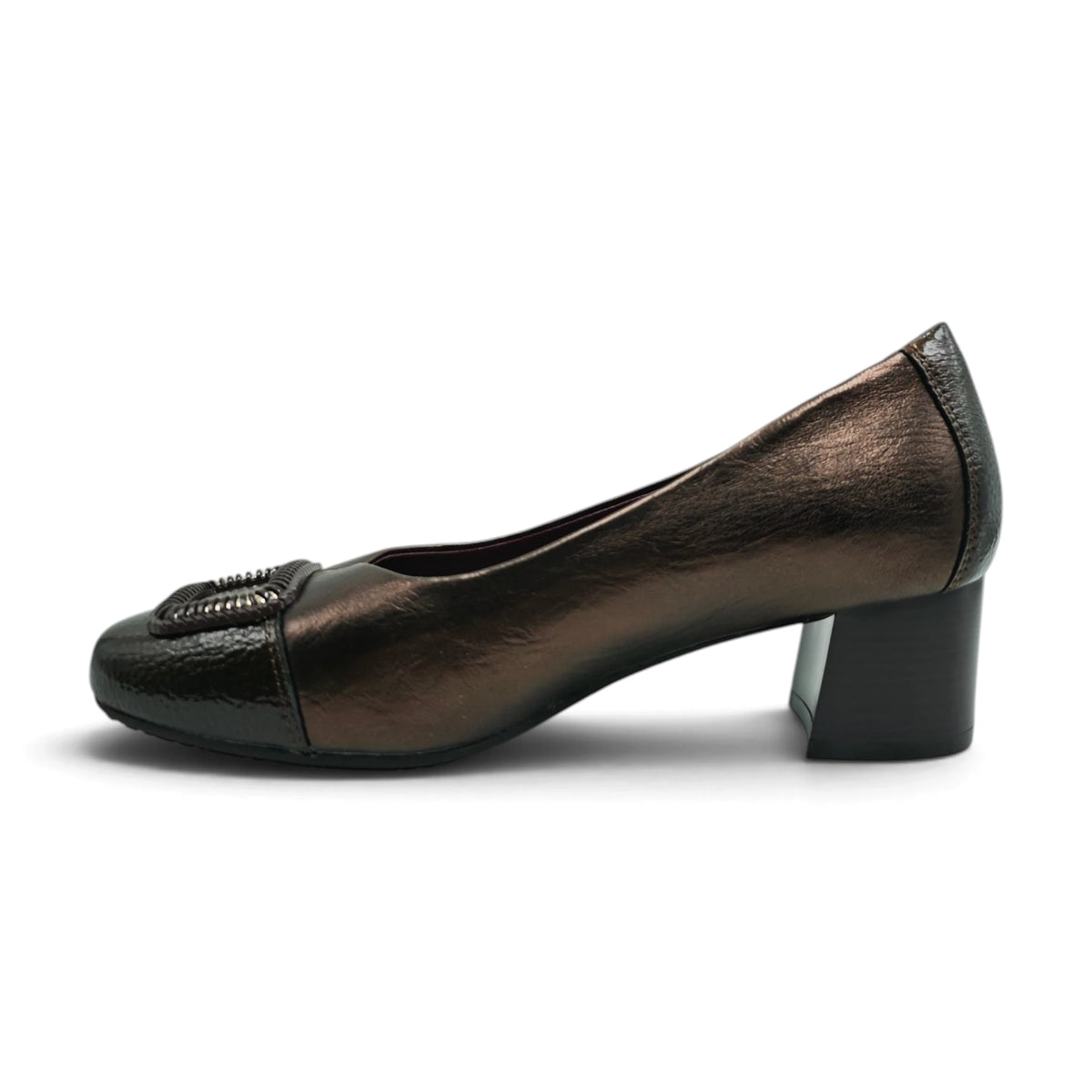 Emelie Strandberg 2606 braon pogled levo