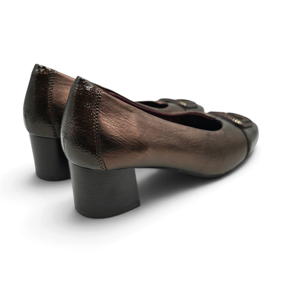 Emelie Strandberg 2606 braon pogled straga