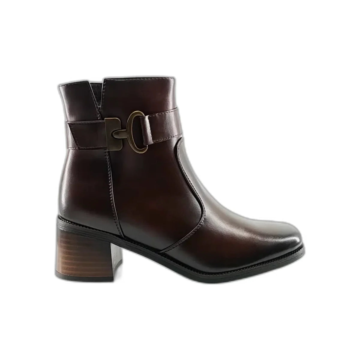 Emelie Strandberg 3003 braon pogled desno