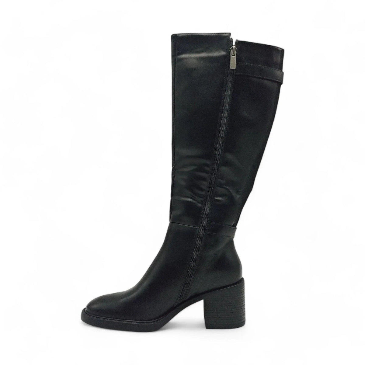 Emelie Strandberg 3690 crna pogled levo #Boja_crna