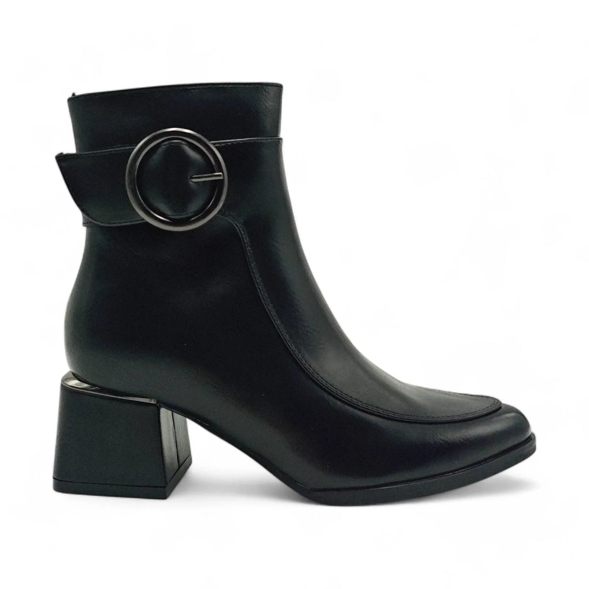 Emelie Strandberg 3709 crna pogled desno