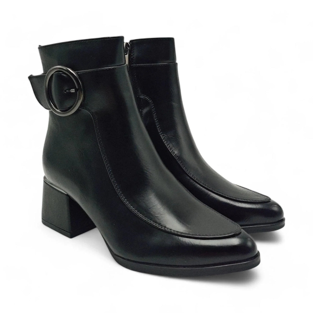 Emelie Strandberg 3709 crna pogled spreda