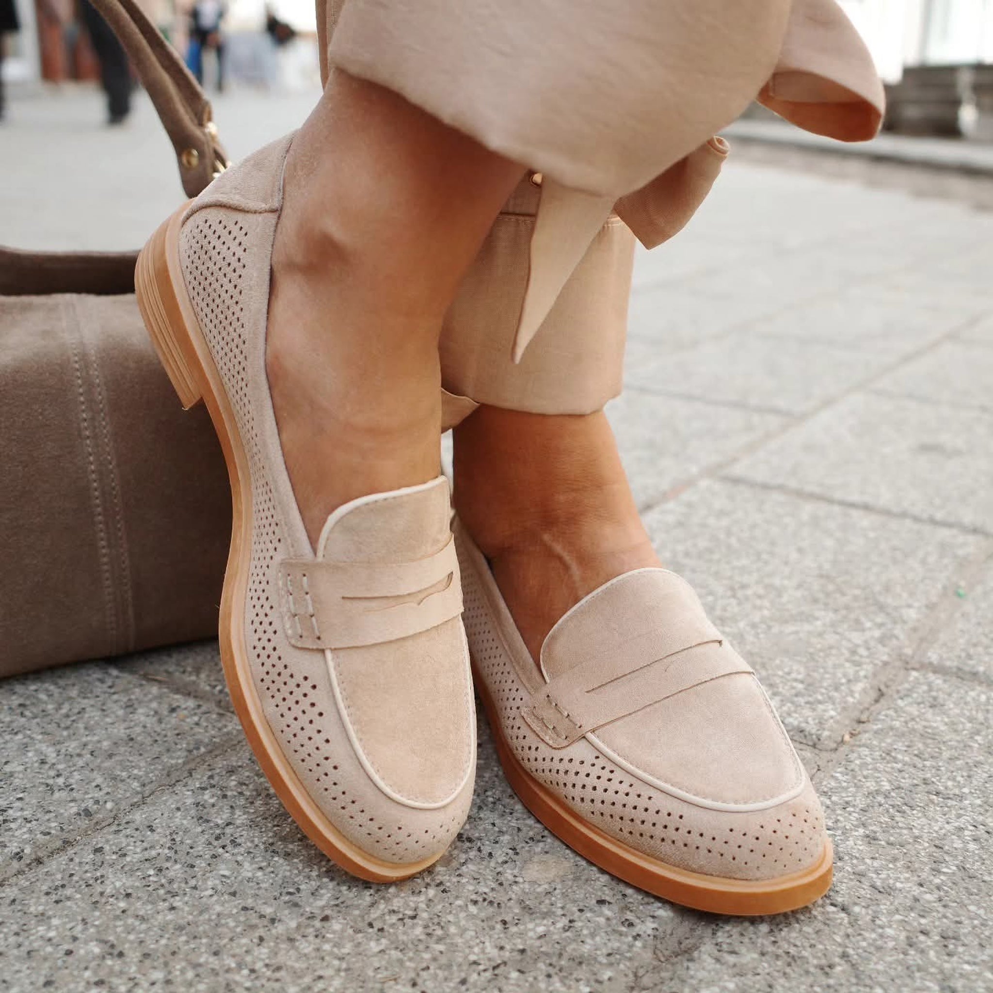 Emelie Strandberg 35 maglovito taupe instagram 01