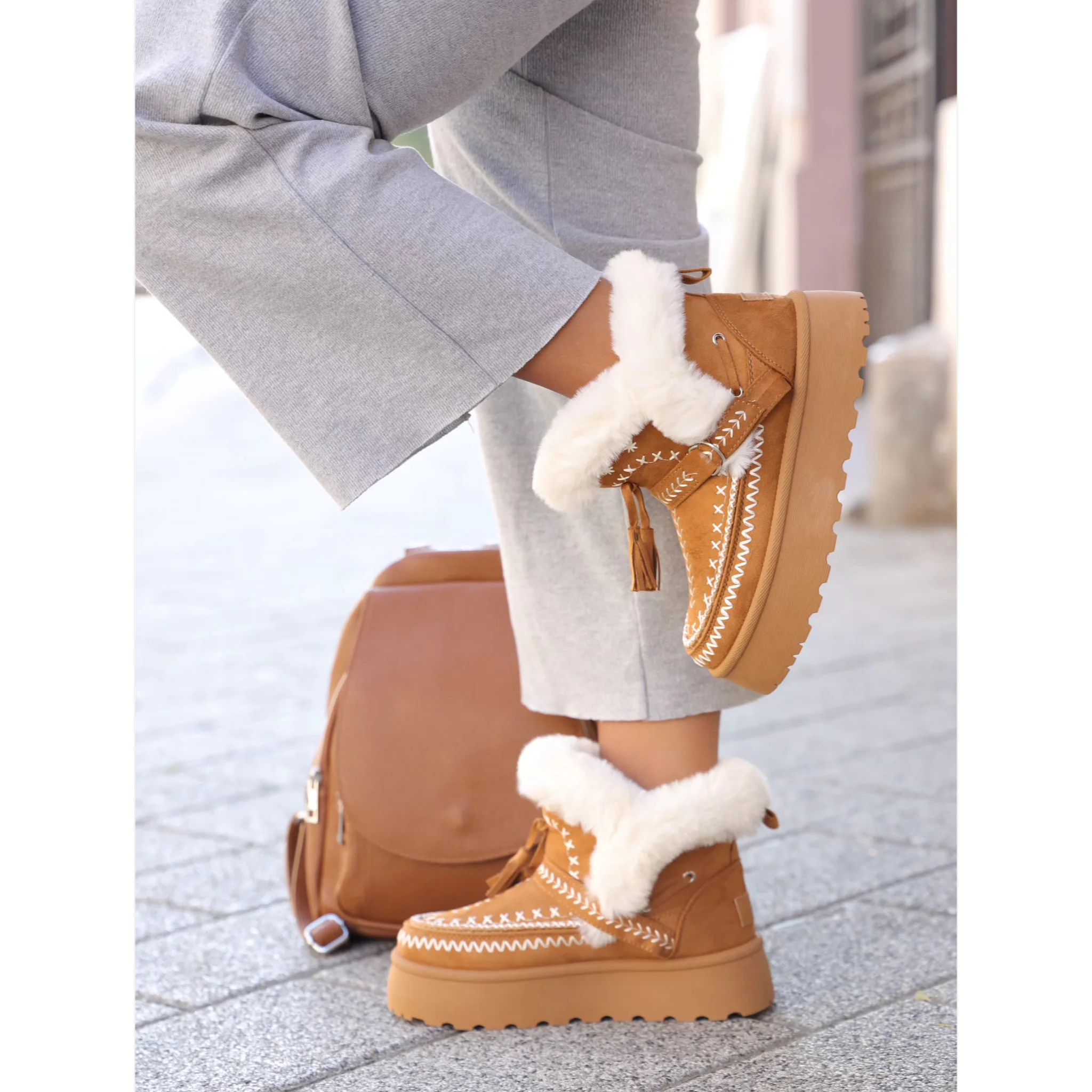 Emelie Strandberg UGG šunjalice ravne gležnjače na navlačenje 29 - Obuća Monah