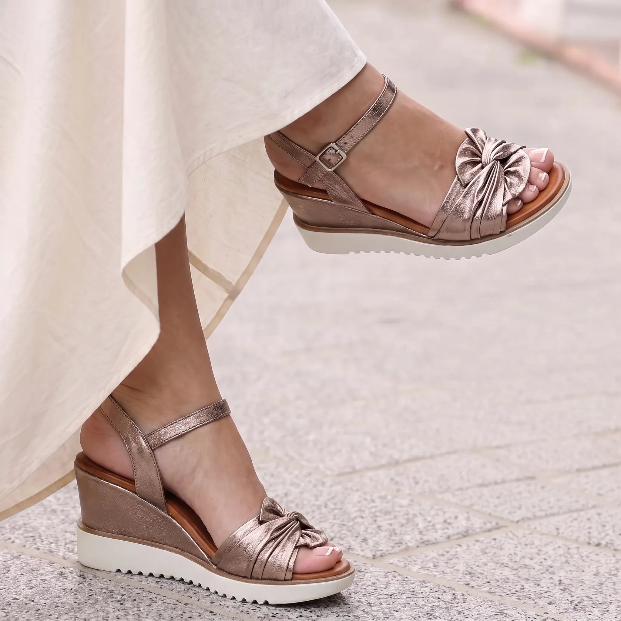 Estyle 783 bronza on foot 01